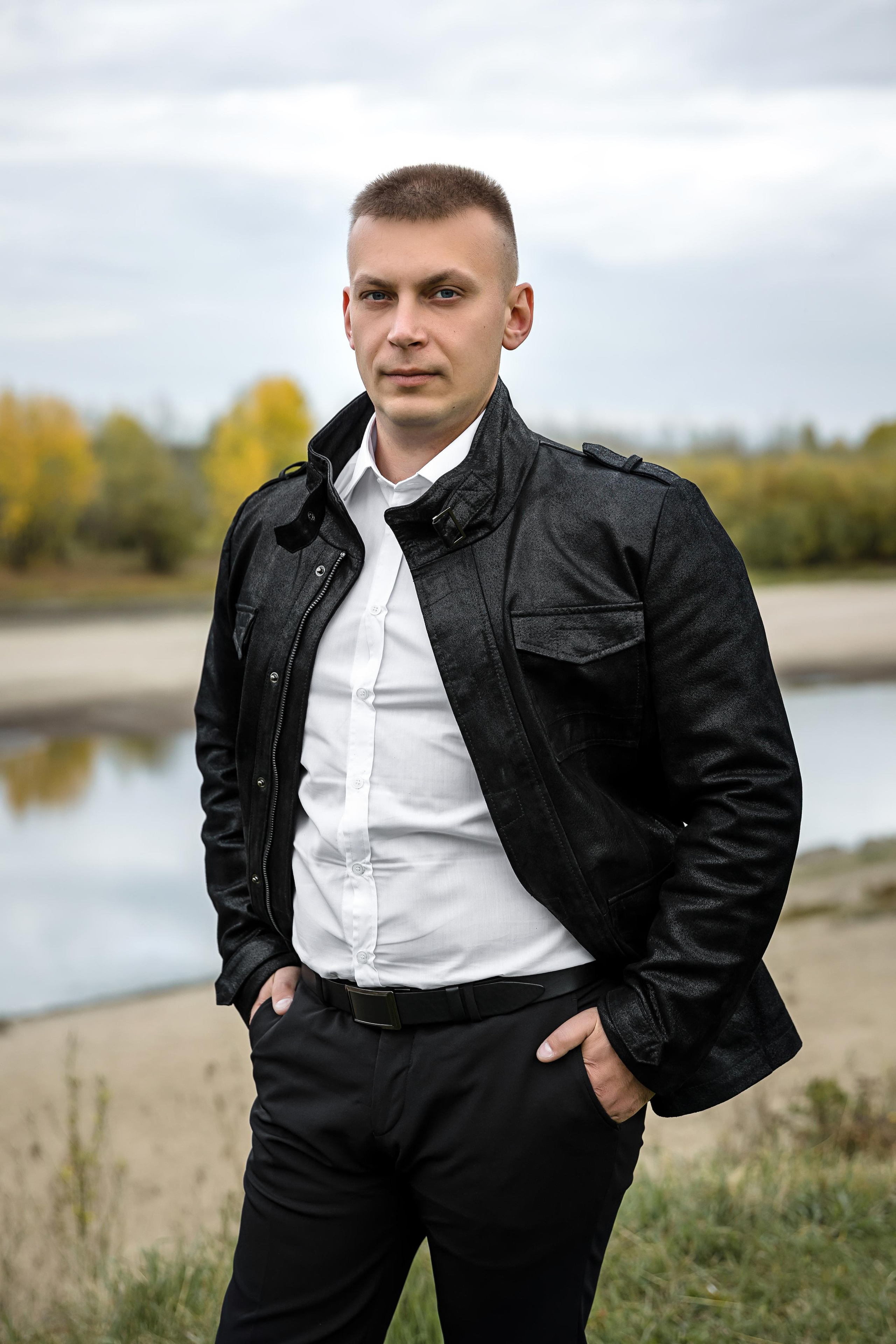 В черном (1 час прогулки). Свадебный и семейный фотограф в Новосибирске Юлия Герасимчук