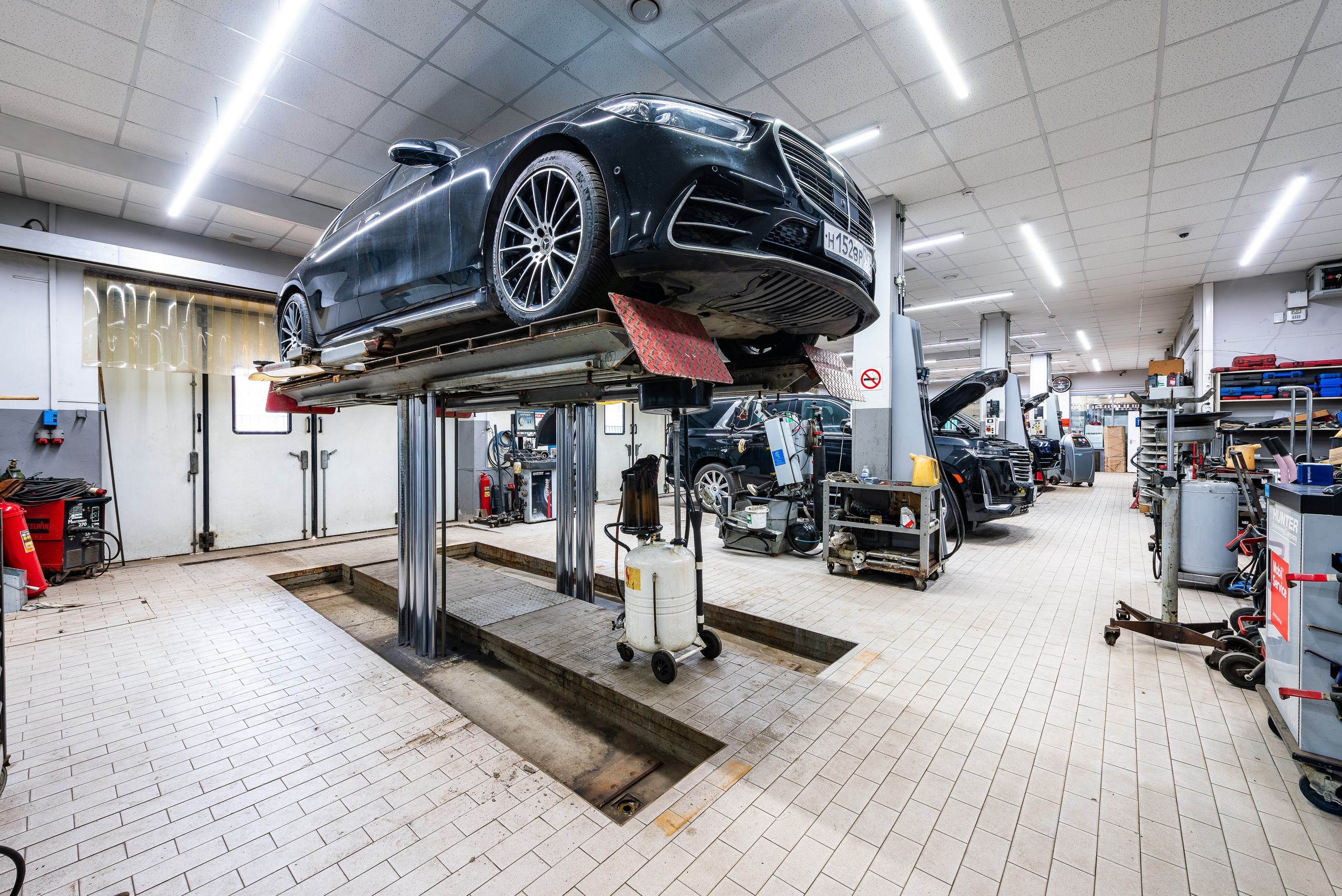 Интерьерная фотосъёмка — СТО, Автомойка. г. Москва, от 10 000р/час. Интерьерный & Репортажный фотограф Озеров Денис, г. Москва