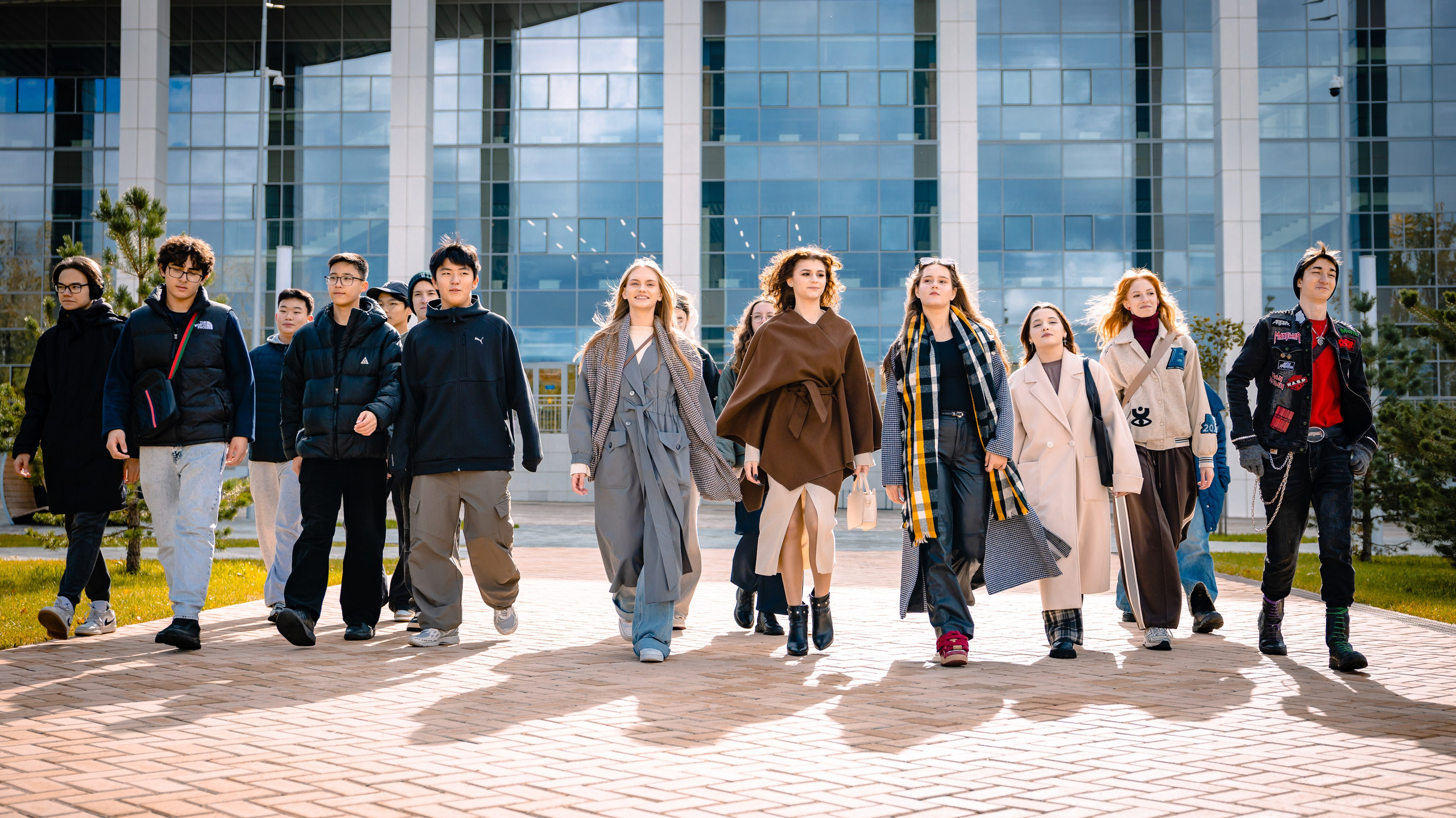 9Б фотопрогулка. Фотограф. г. Южно-Сахалинск. Олег Толстов