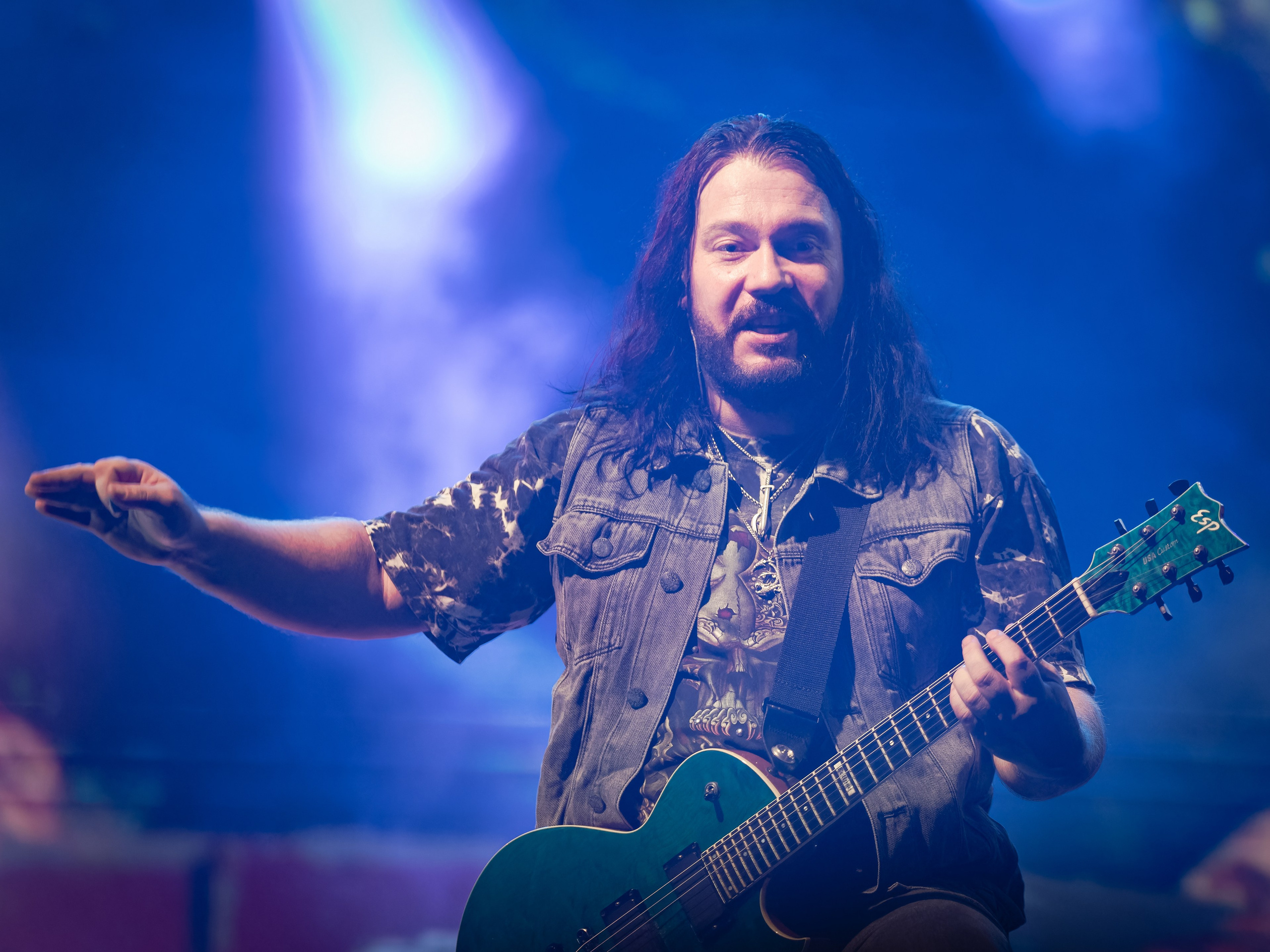 Эпидемия. Крылья Сахалина. Фотограф. г. Южно-Сахалинск. Олег Толстов