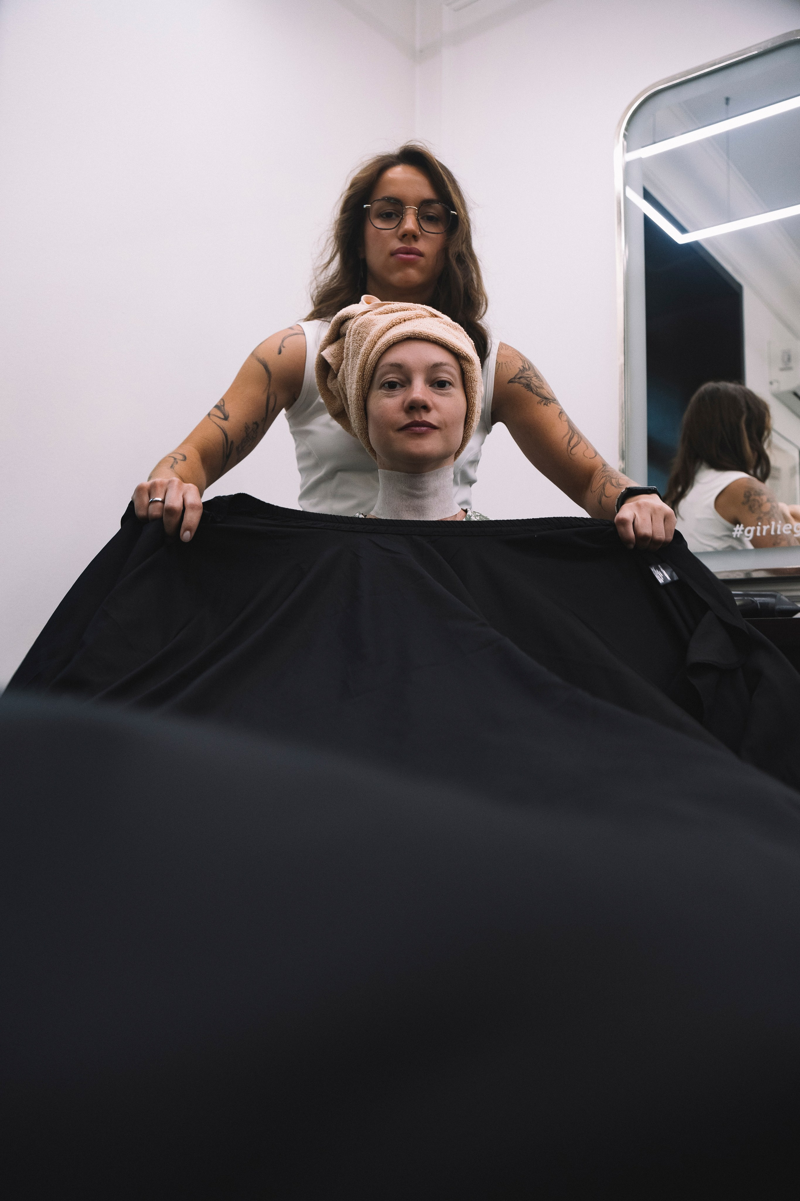 «Girlie» — контент-фотосессия в лучшей парикмахерской Санкт-Петербурга для мастера: Александры. Профессиональный фотограф в Санкт-Петербурге Александр Волосенцев