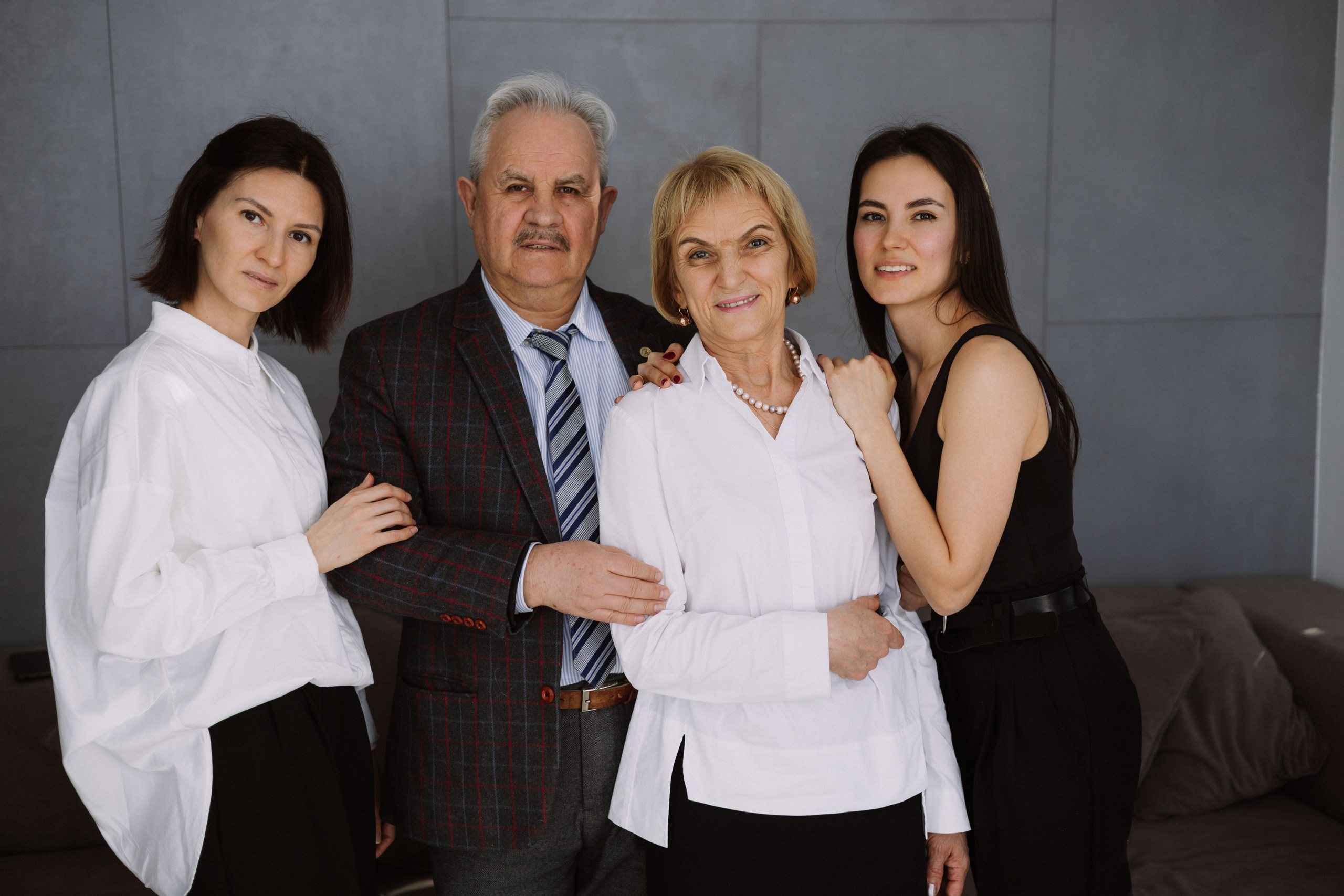 Студийная. Большая семья. Фотограф Уфа Башкирия Мухаметянова Алина. Свадебный семейный портретный