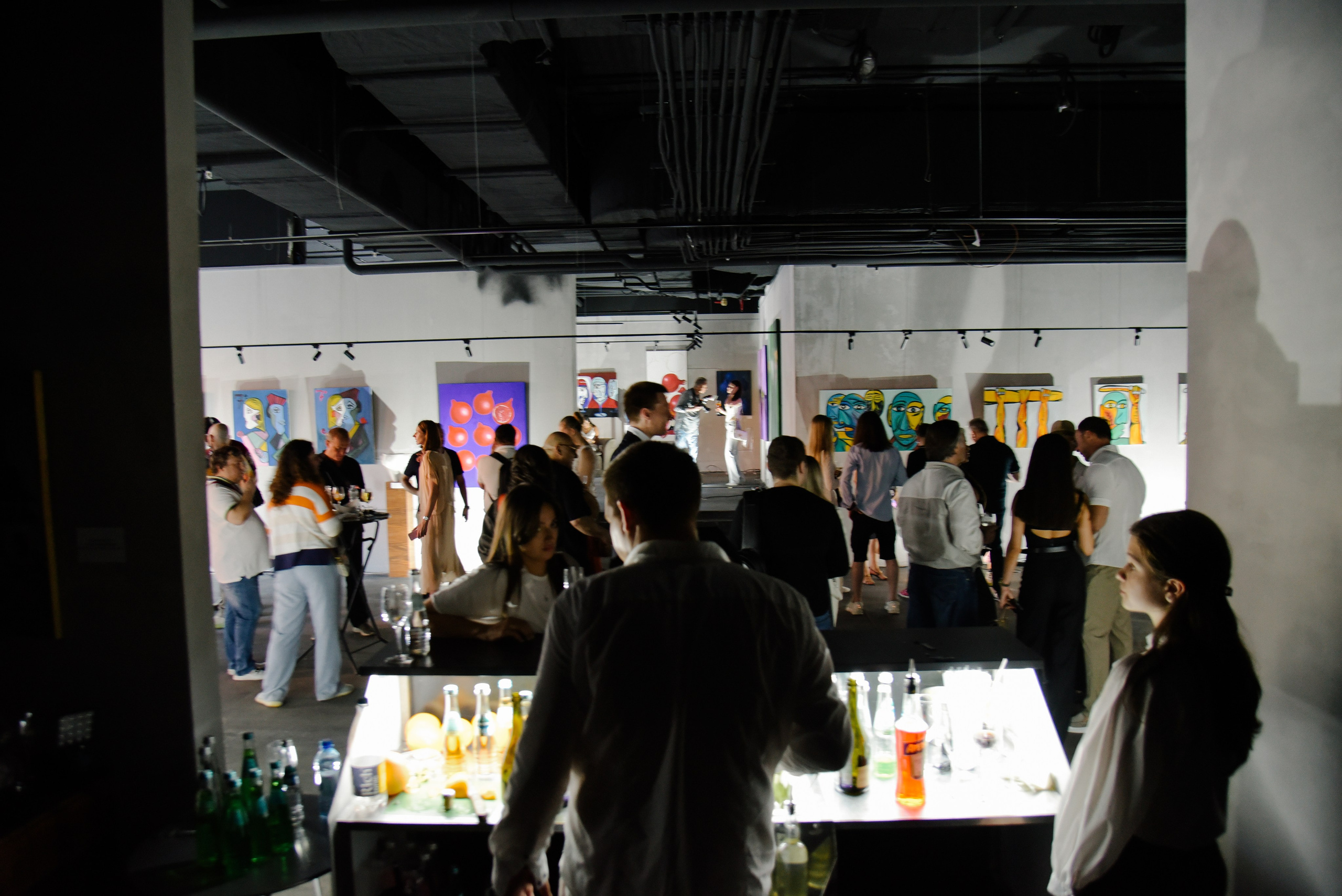 Александр Дильбази Игра взглядов в гранатовом саду. Фотограф Лола Волна, город Москва