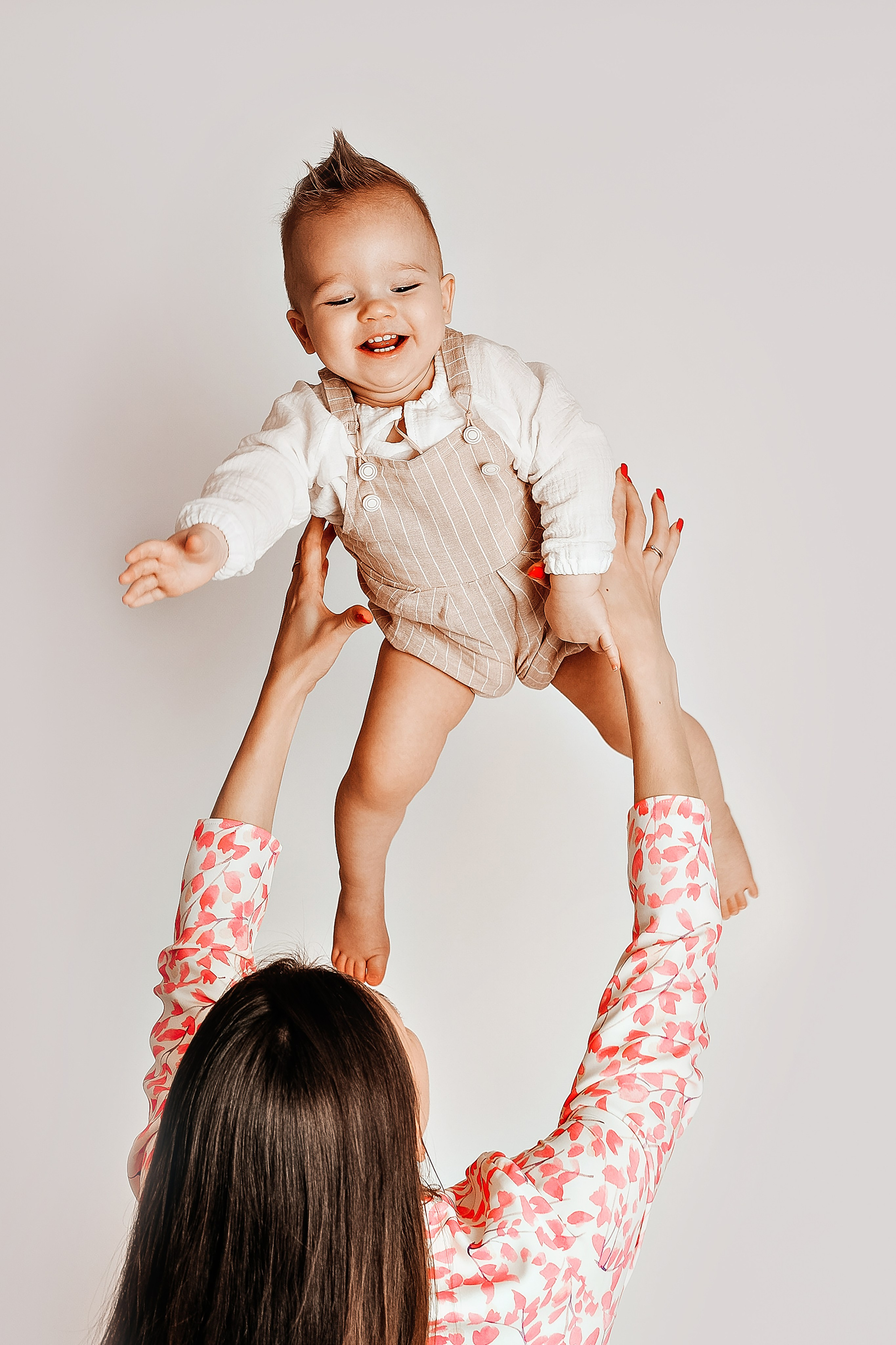 ФОТОСЕССИЯ ПЕРВОГО ГОДИКА для мальчика в стиле МИНИМАЛИЗМ. Фотограф новорожденных беременных в Тюмени Ткачук Татьяна