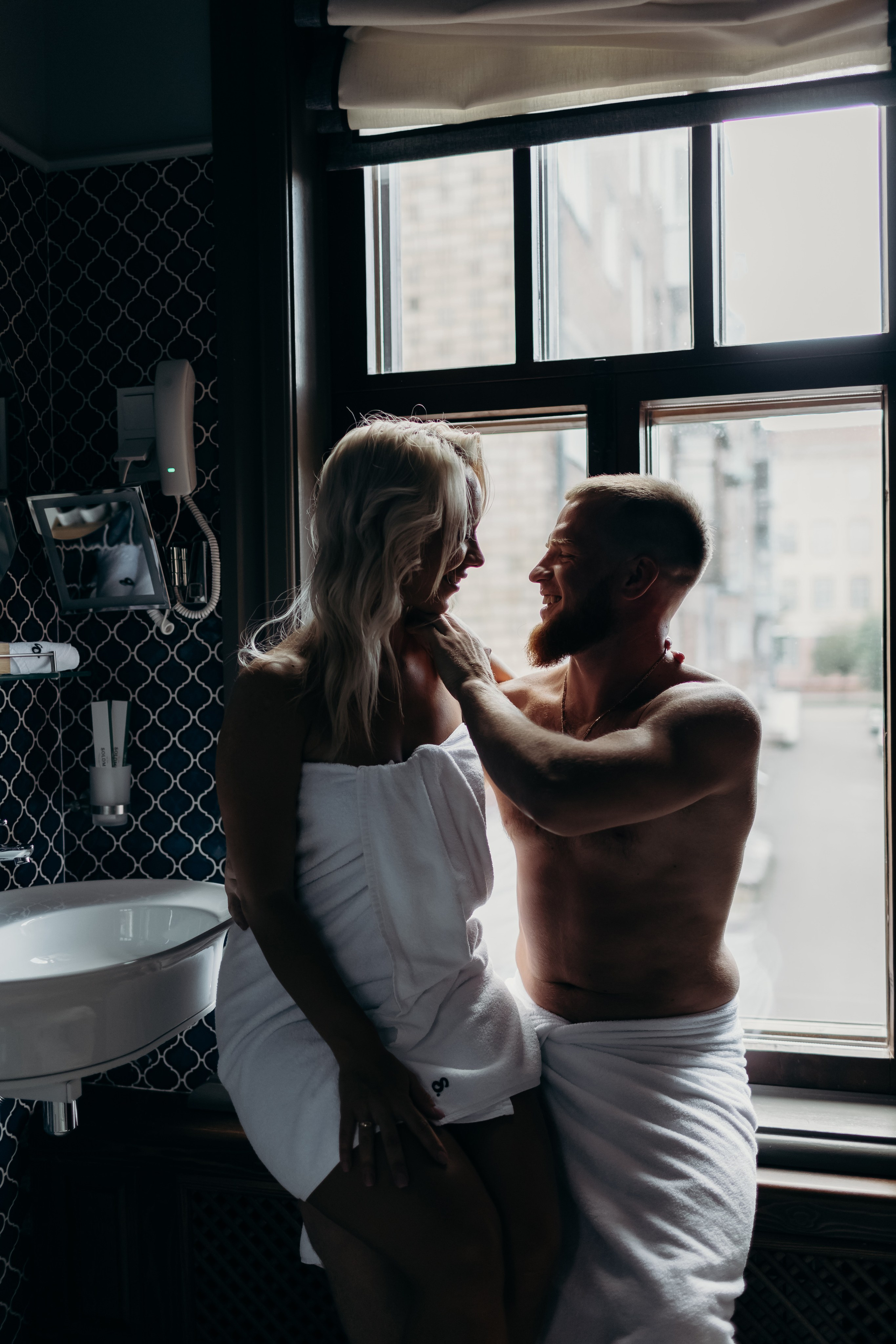 Александр и Елена (сборы, ресторан). Фотограф свадебный семейный в Красноярске Шукшина Наталья