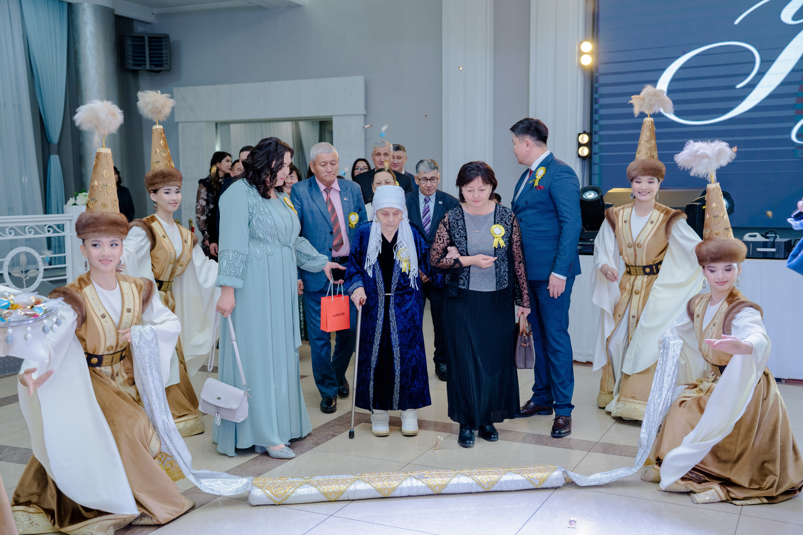 KAMILLA QYZ UZATU. Nomad media