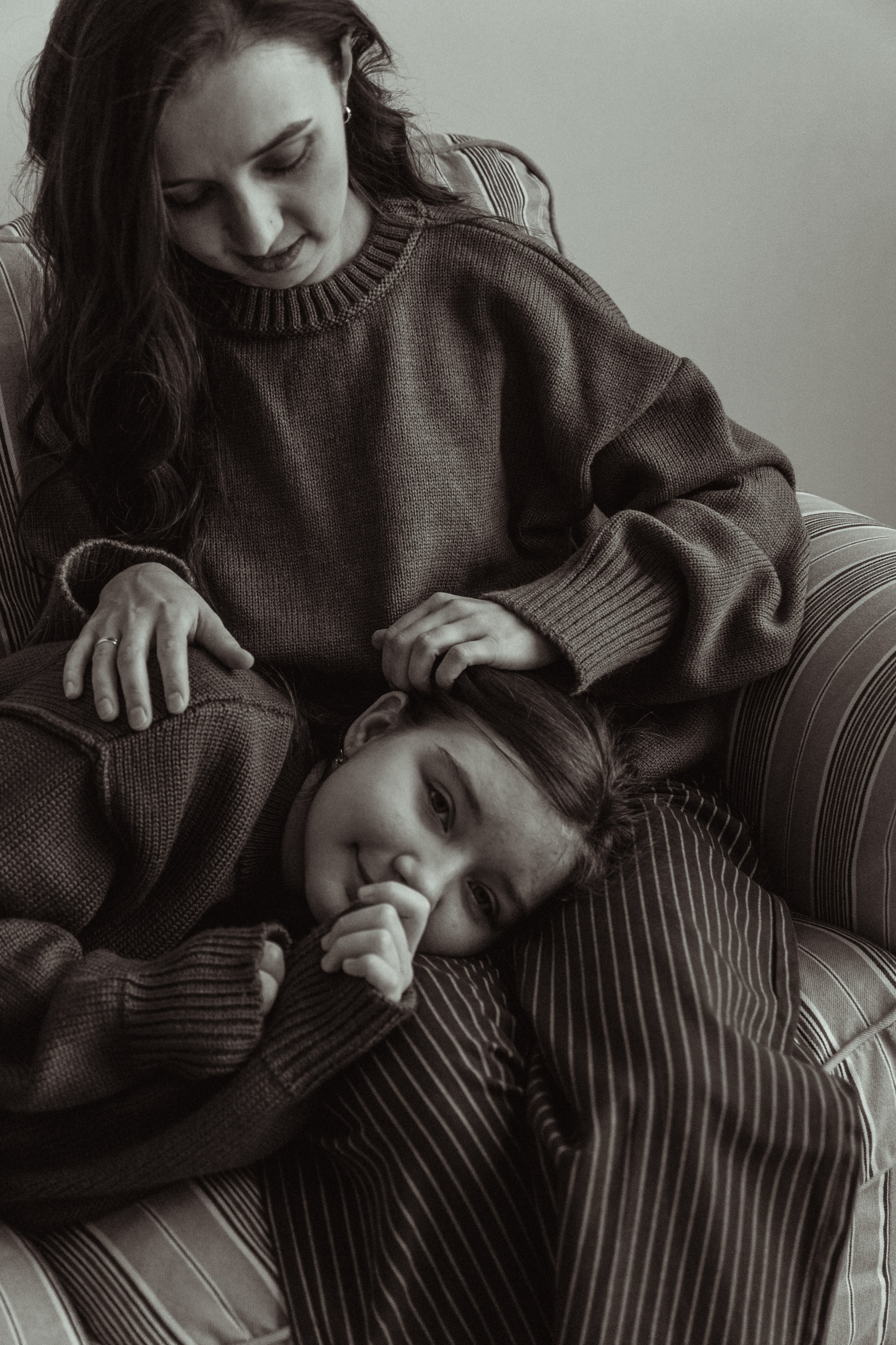 Семейная история в минималистичной студии. Портретный и семейный фотограф в Санкт-Петербурге Чугунова Анастасия