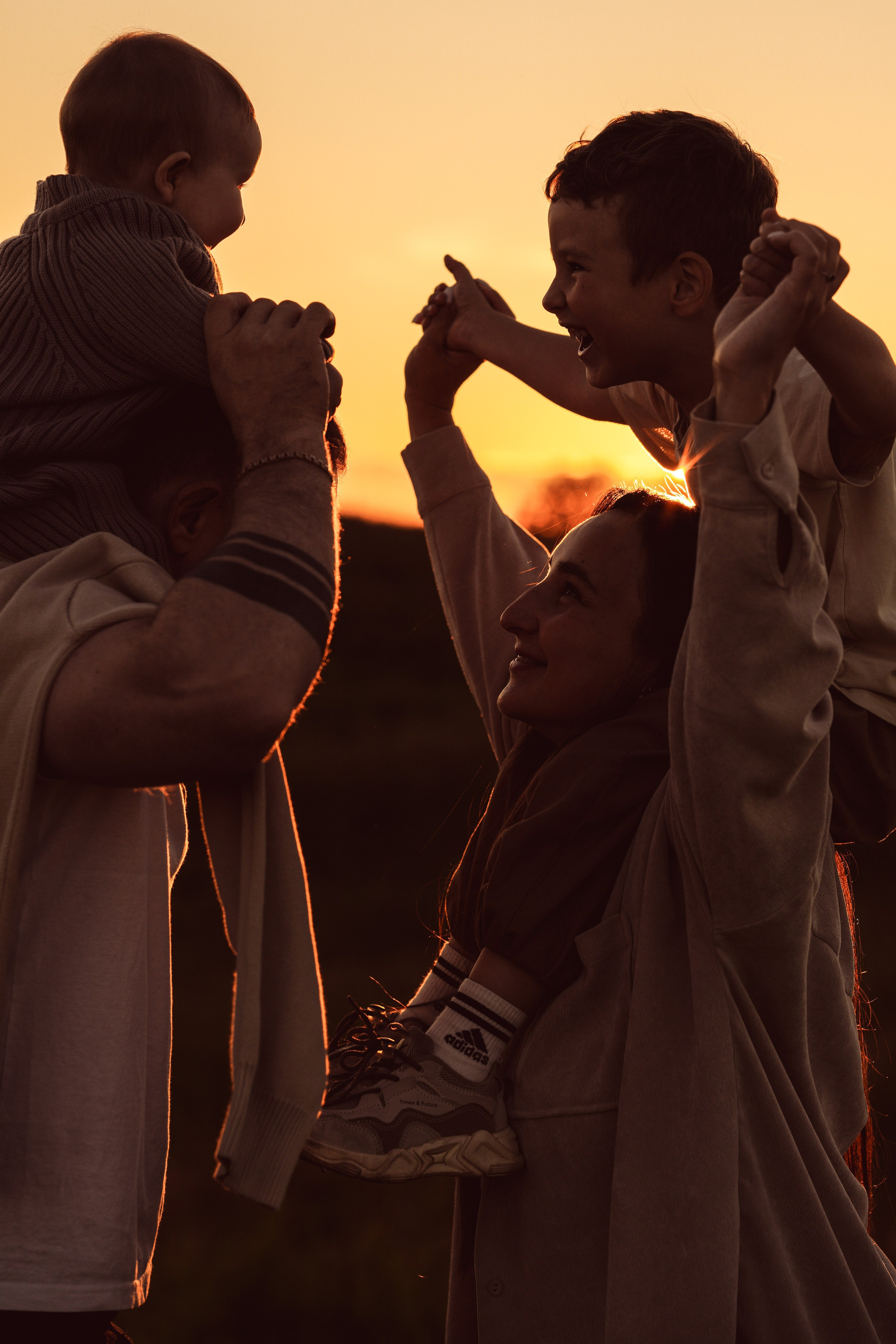 Семья Тони и Саши на закате. Семейный и портретный фотограф в Санкт-Петербурге Татьяна Гримоть