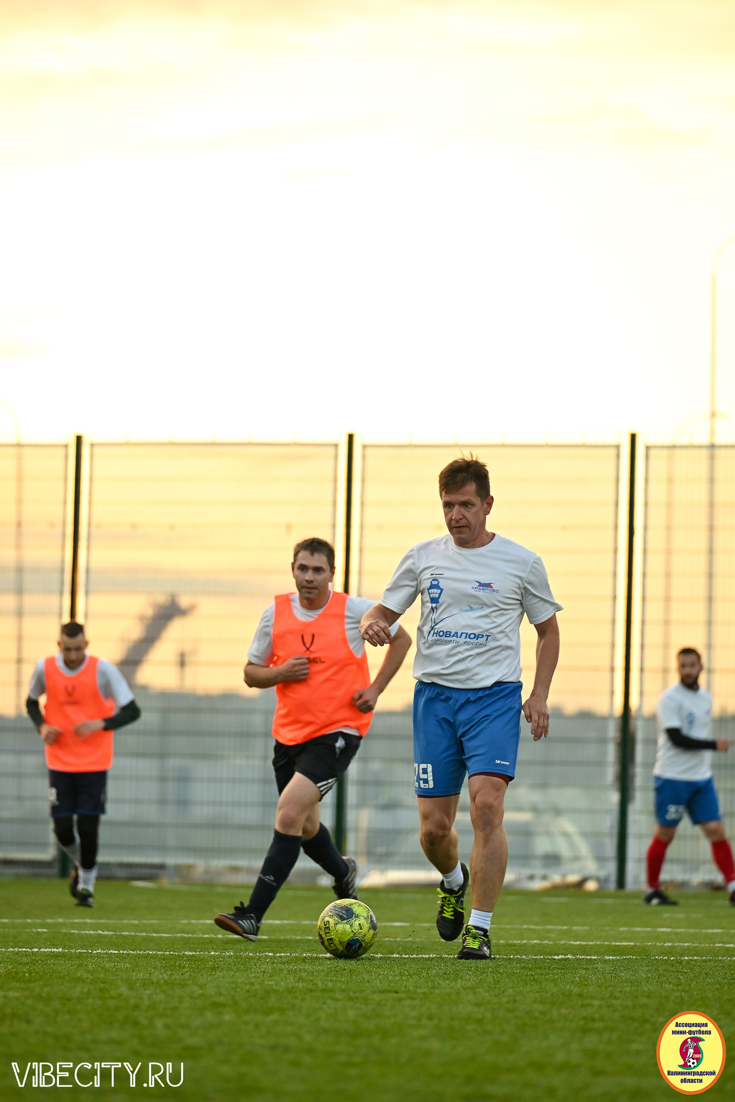 ИГРЫ МИНИ-ФУТБОЛЬНОЙ И КОРПОРАТИВНОЙ ЛИГИ. VIBECITY.RU Вайб Сити Ру Фоторепортажи Фотоотчеты Калининград