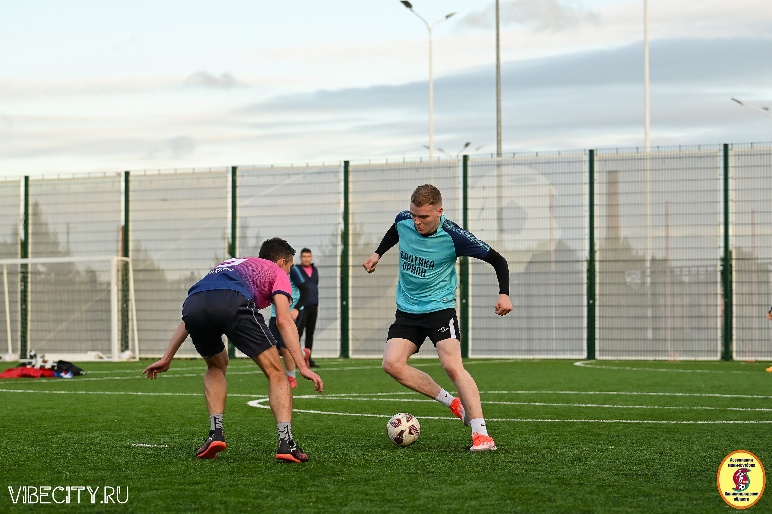 ИГРЫ МИНИ-ФУТБОЛЬНОЙ И КОРПОРАТИВНОЙ ЛИГИ. VIBECITY.RU Вайб Сити Ру Фоторепортажи Фотоотчеты Калининград