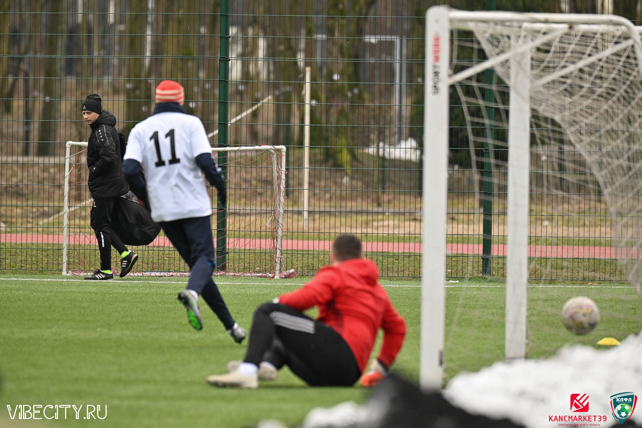 XX ЧЕМПИОНАТ КАЛИНИНГРАДСКОЙ ЛФЛ КАНЦМАРКЕТ39 сезона 2024–2025 гг. VIBECITY.RU Вайб Сити Ру Фоторепортажи Фотоотчеты Калининград