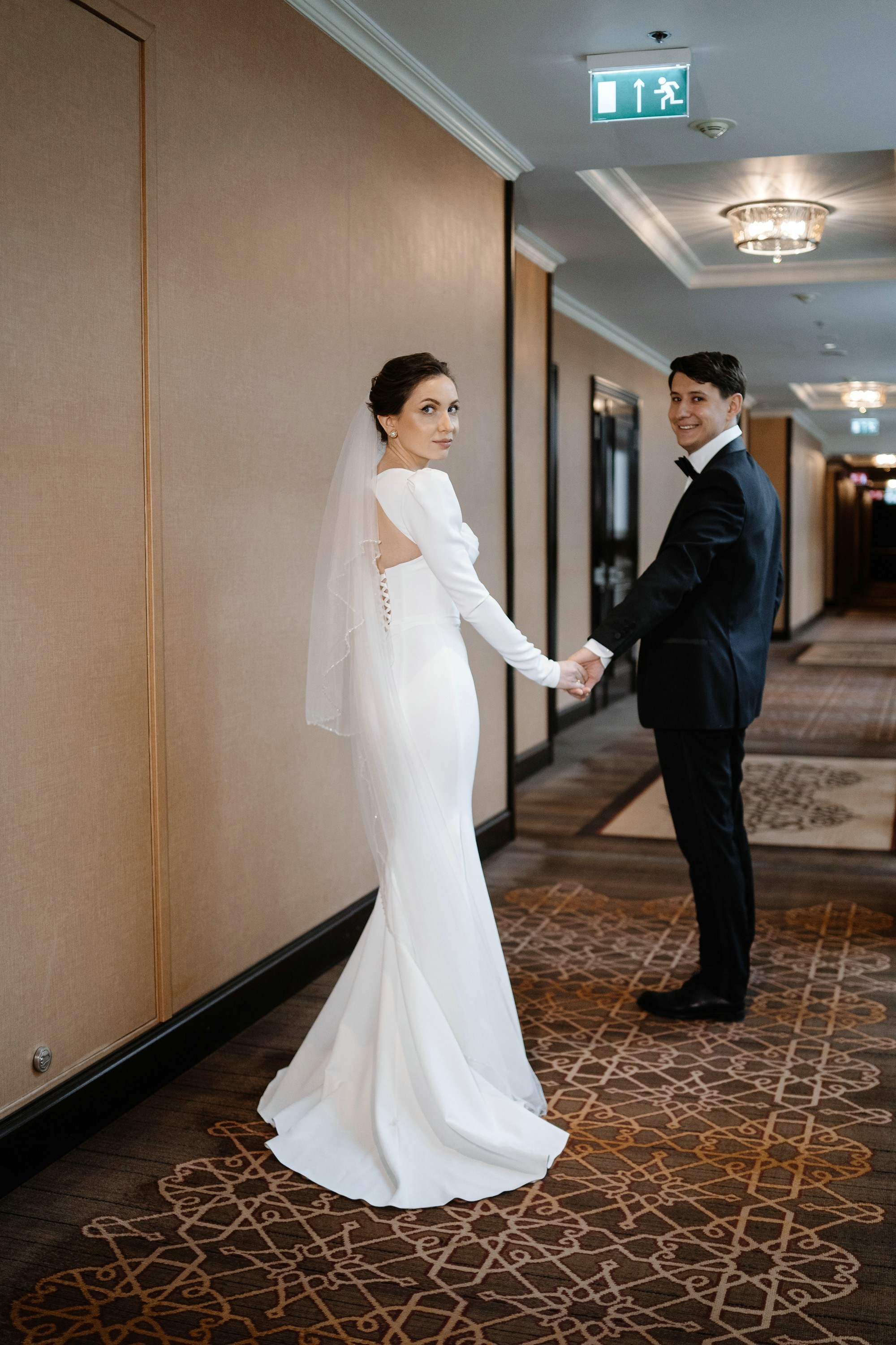 Фотосессия свадьбы в Lotte Plaza. Свадебный и семейный фотограф в Москве Светлана Зоткина