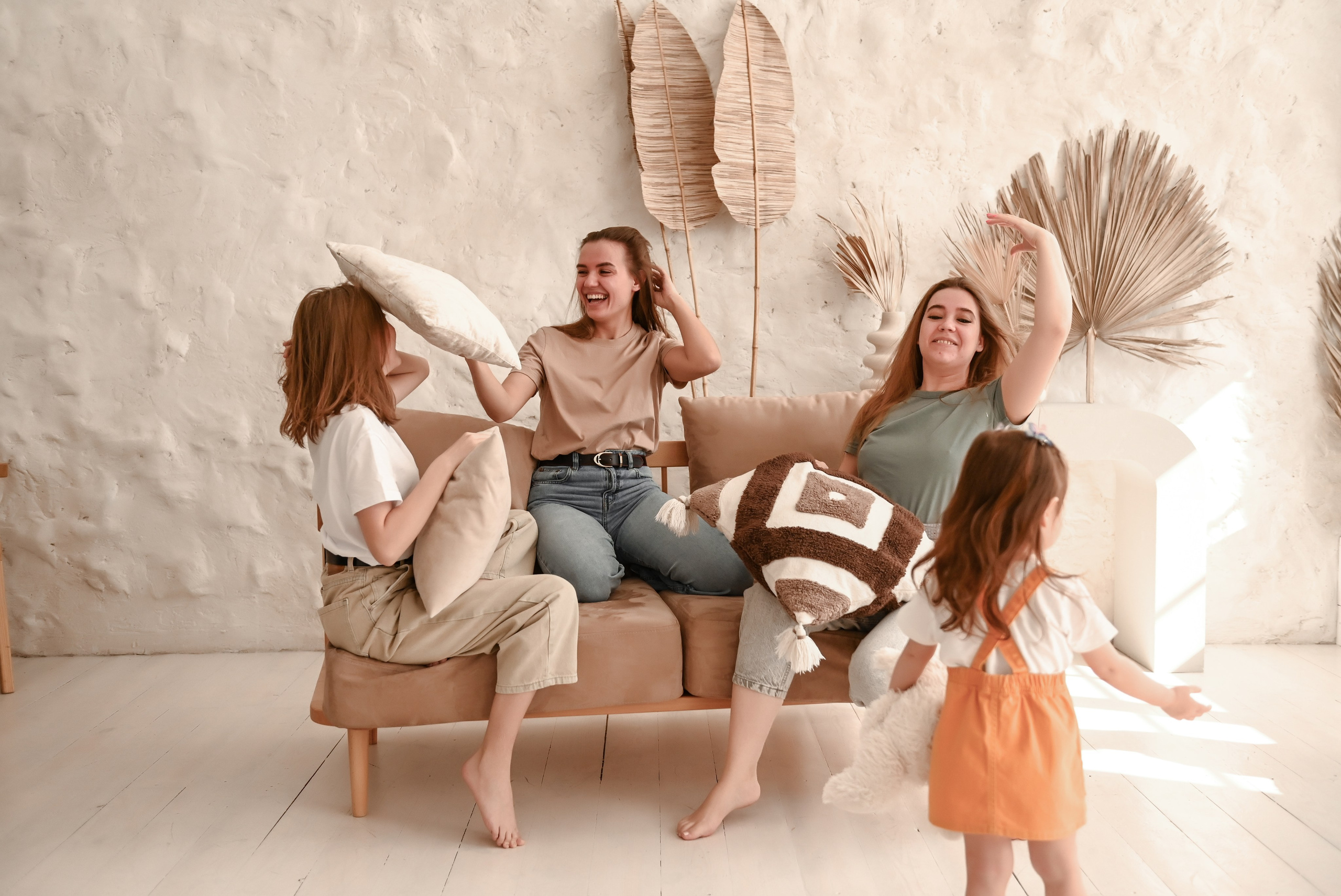 Семейная студийная  фотосессия 2. Свадебный, семейный, детский, контент фотограф в Омске Максим Ильин