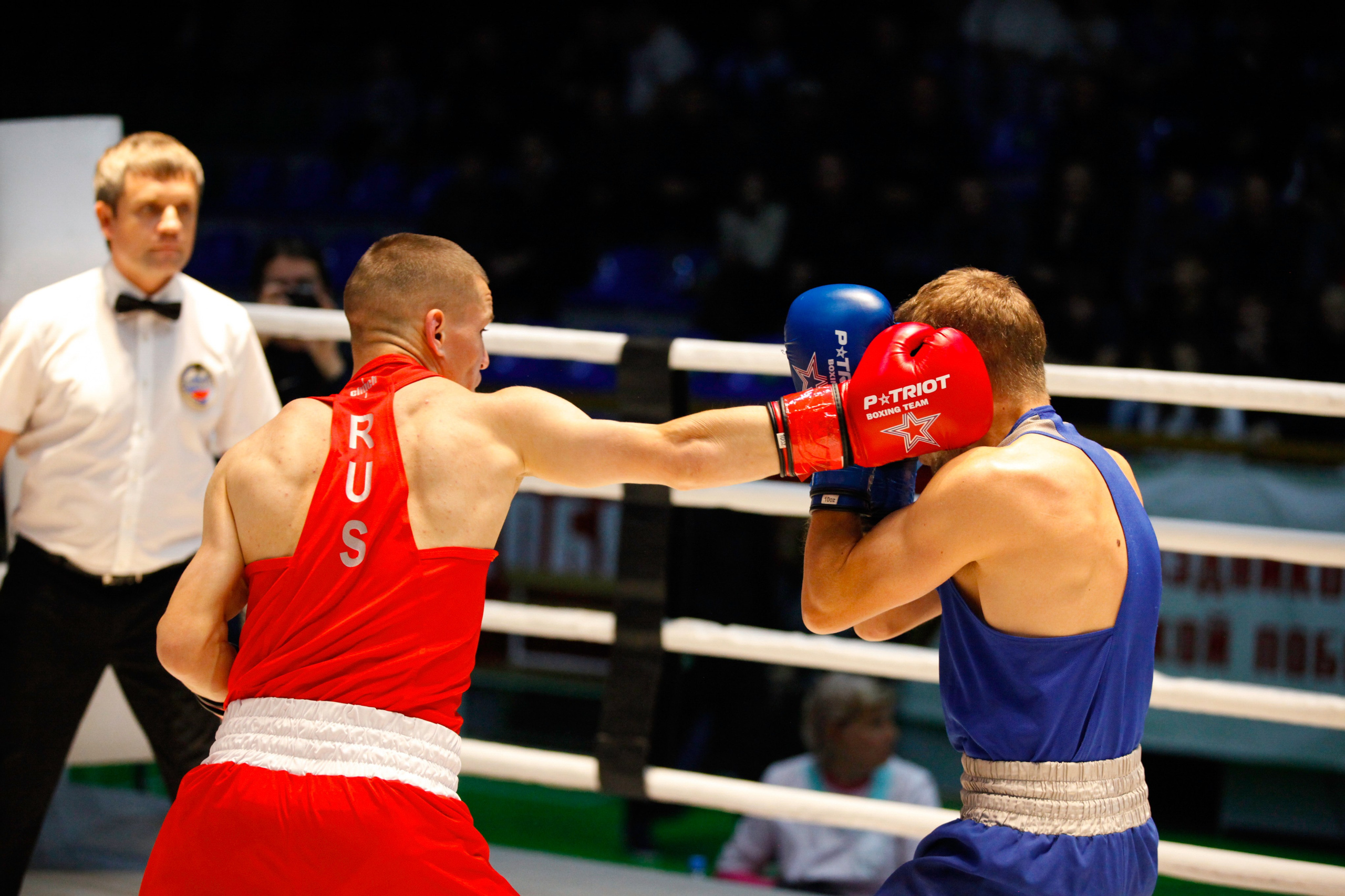 БОКС. Фото. Спортивный фотограф, трансляция, звук и свет в Новосибирске