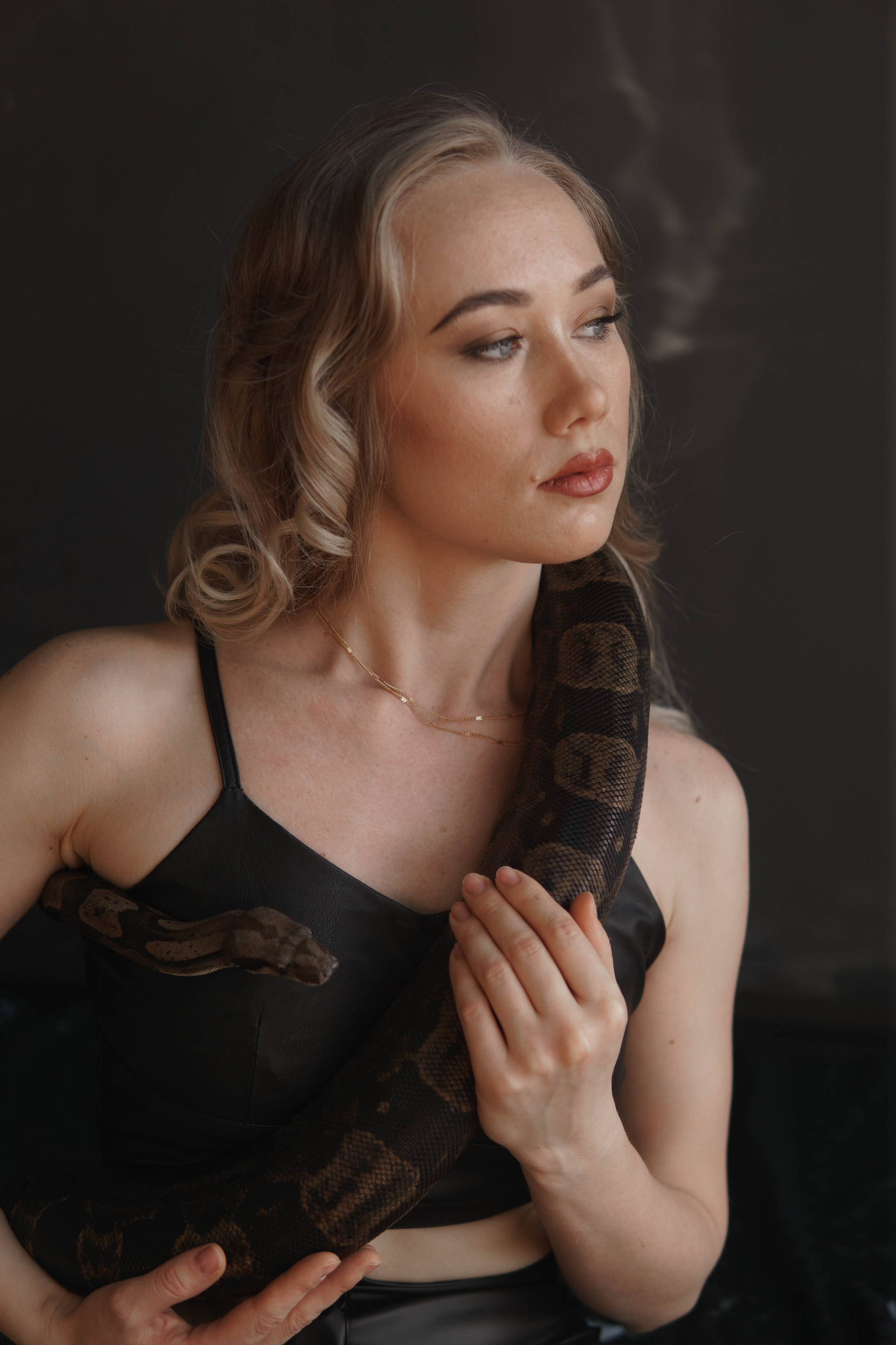 Настя и змея. Фотограф Kostyanika_olga в Екатеринбурге