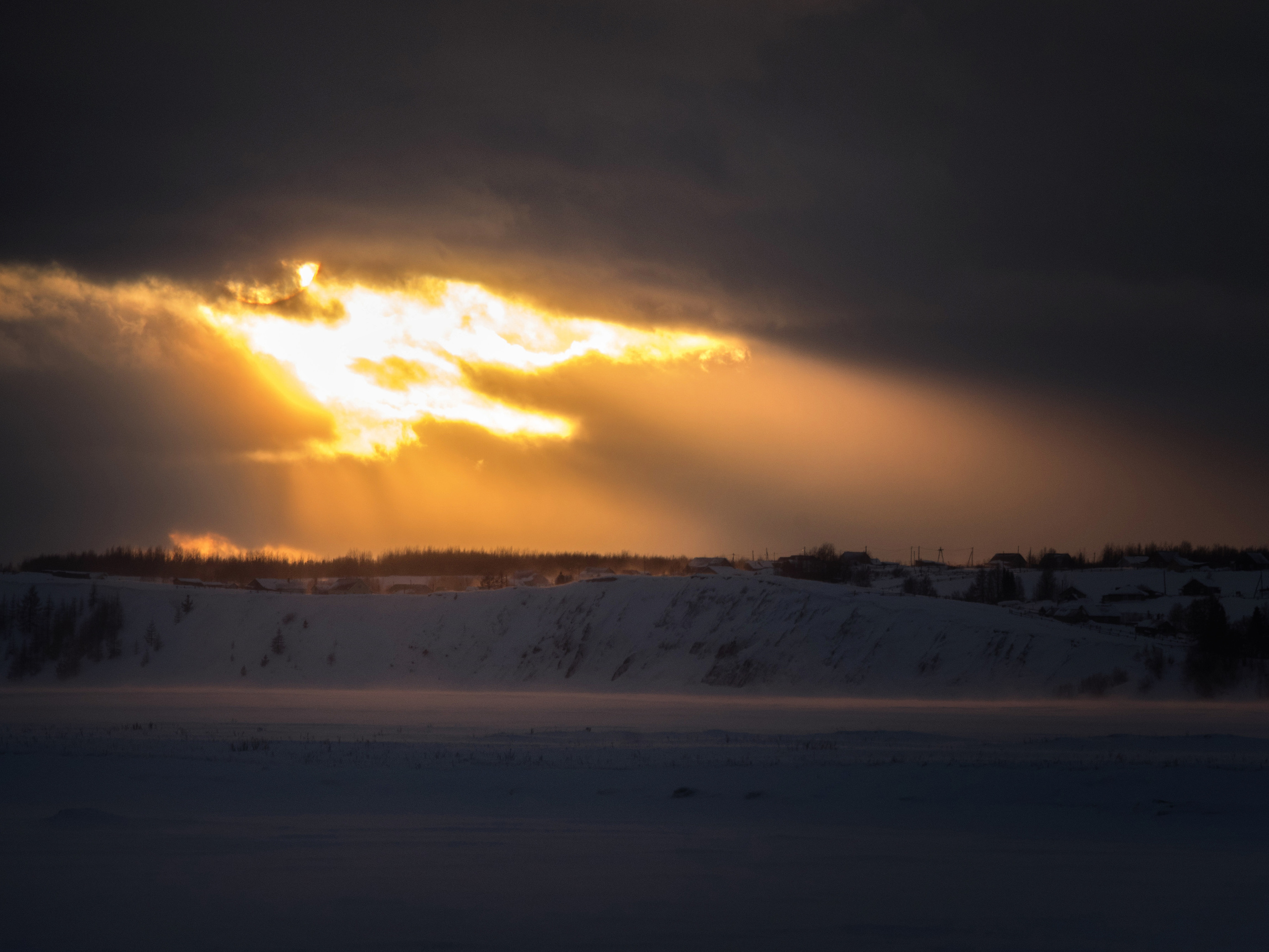 Зимний закат. Фотограф в с. Ижма Республика Коми Терентьев Сергей