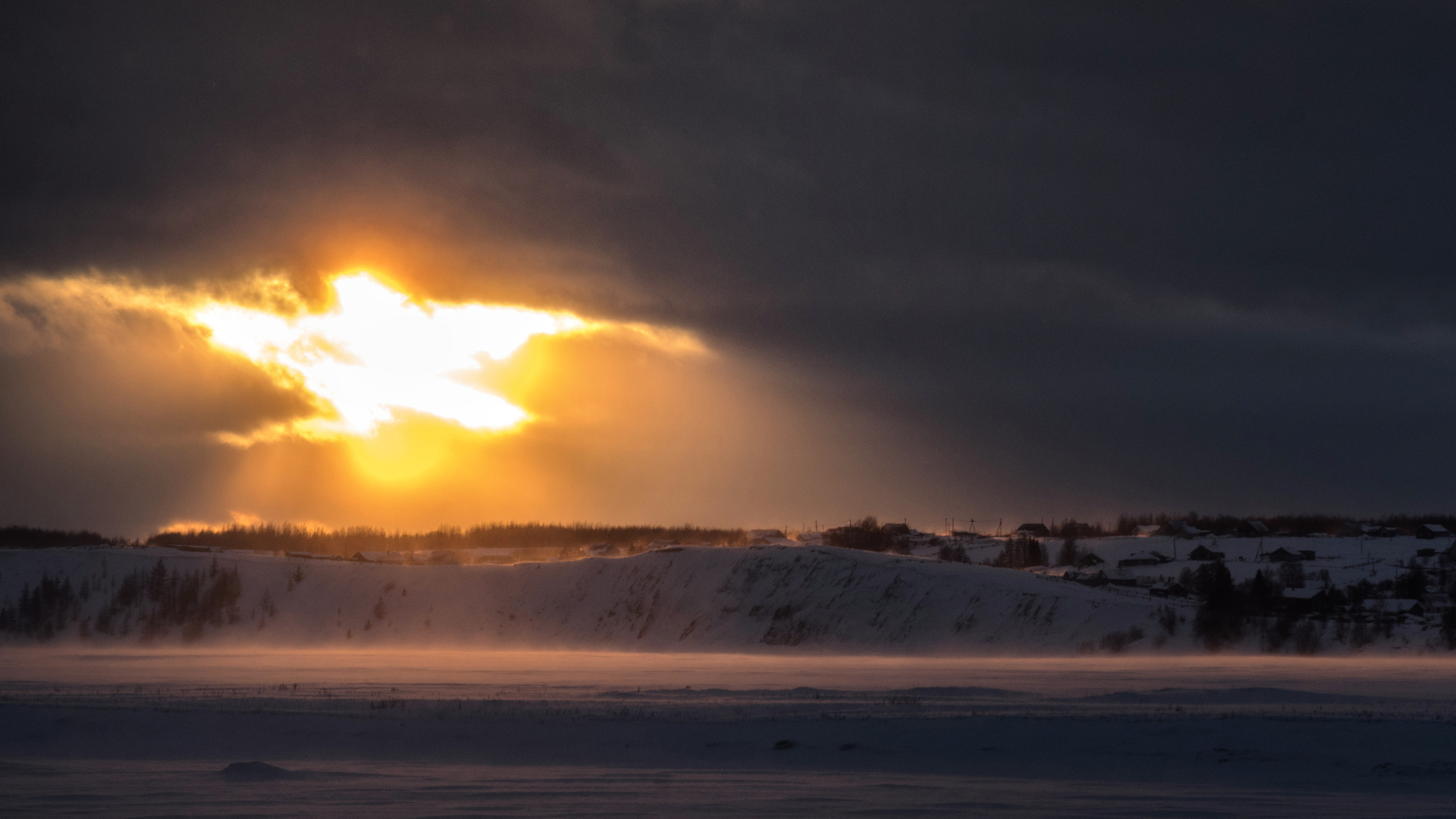 Зимний закат. Фотограф в с. Ижма Республика Коми Терентьев Сергей