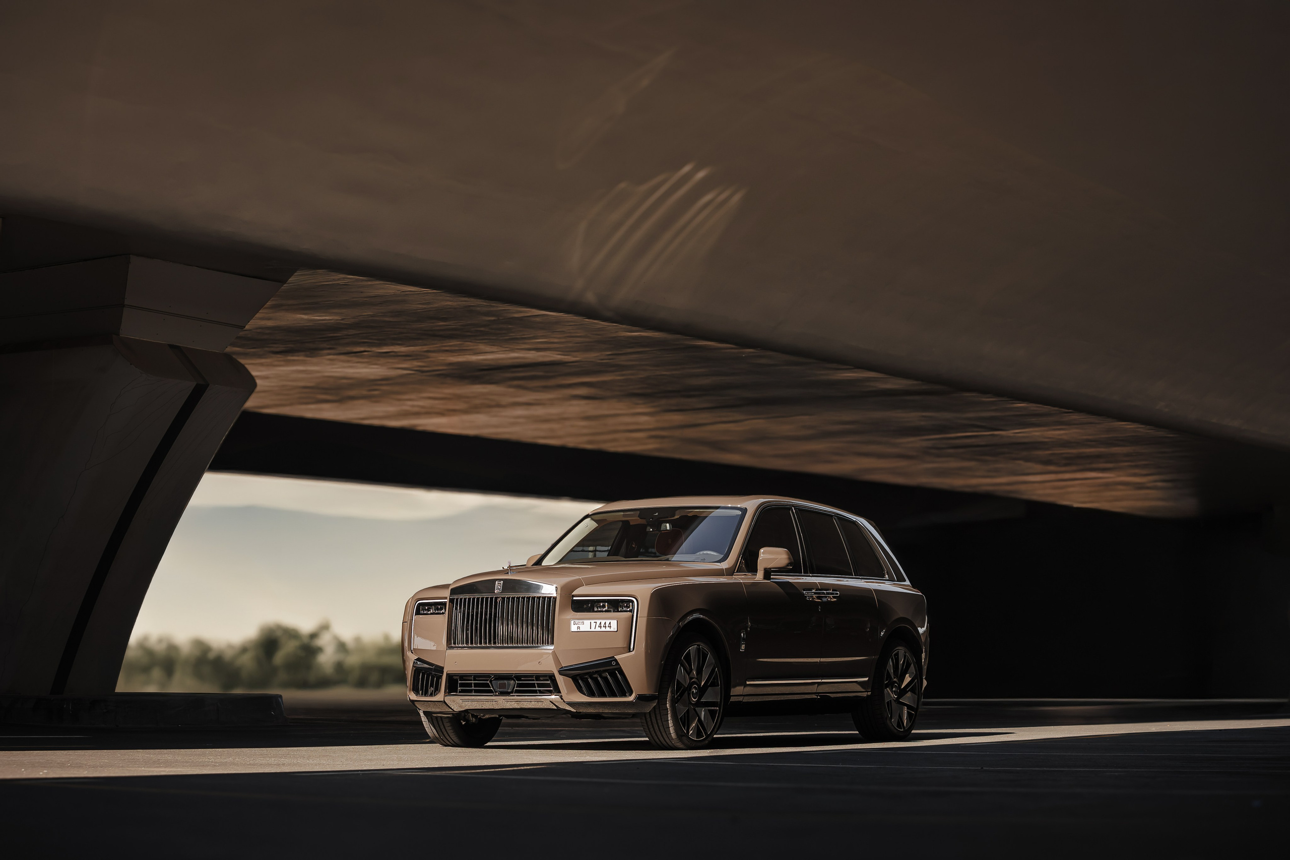 Luxury Car Photography in Dubai — Rolls-Royce Photoshoot. Evgen Yatsenko — Photographer in Dubai