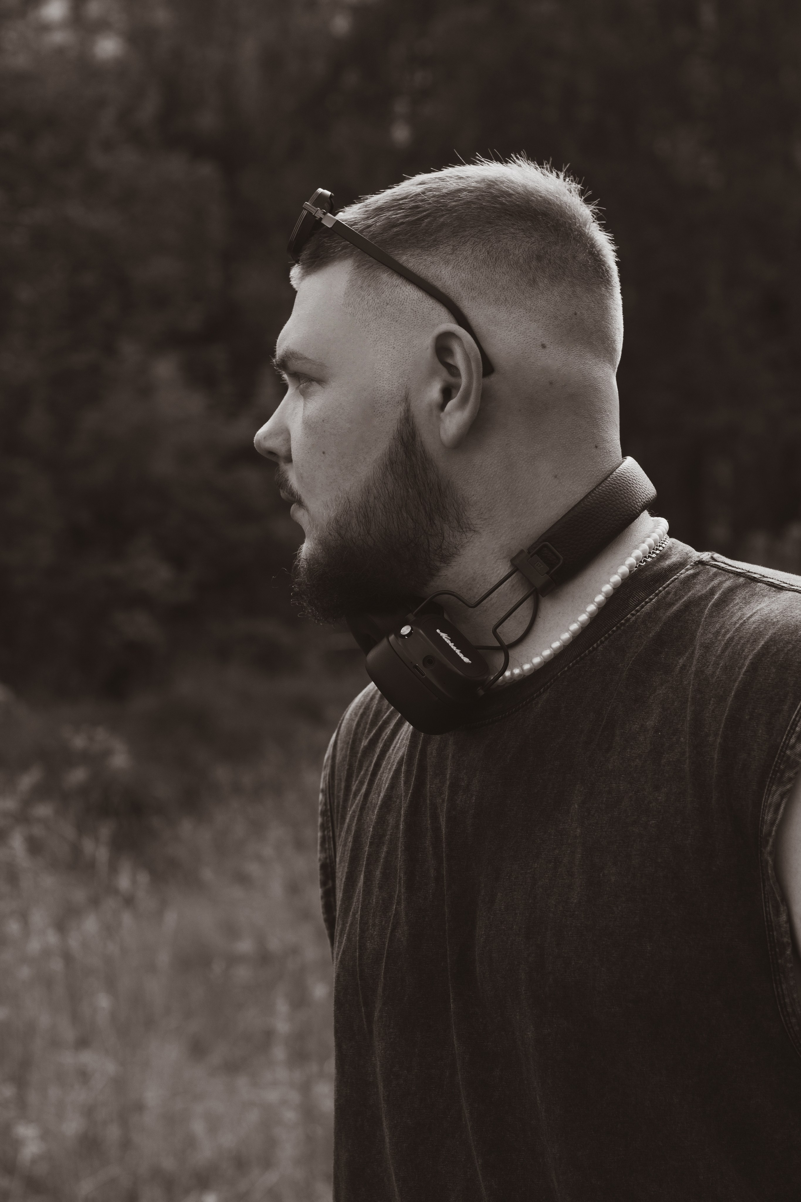 Уличная съемка — Кирилл. Портретный фотограф в Орле. Готовые фото за 3 дня! Помощь в позировании. Советы по организации