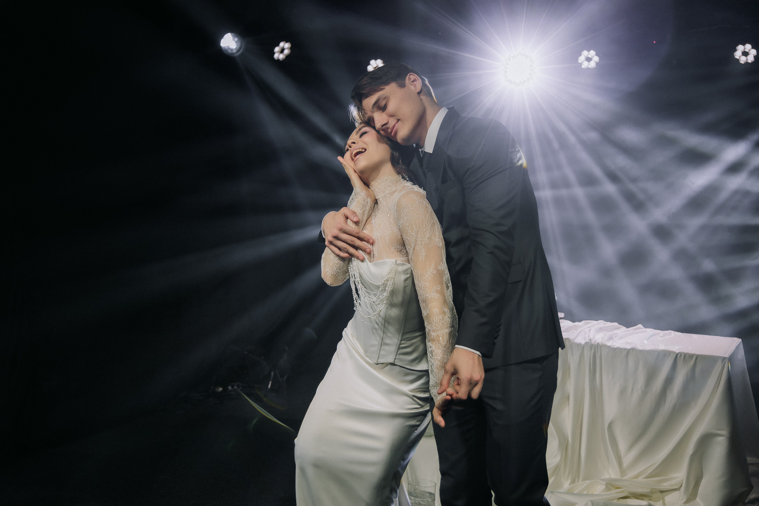 Мария & Александр. Любовь со светом. Свадебная фотография. Арина Рубах