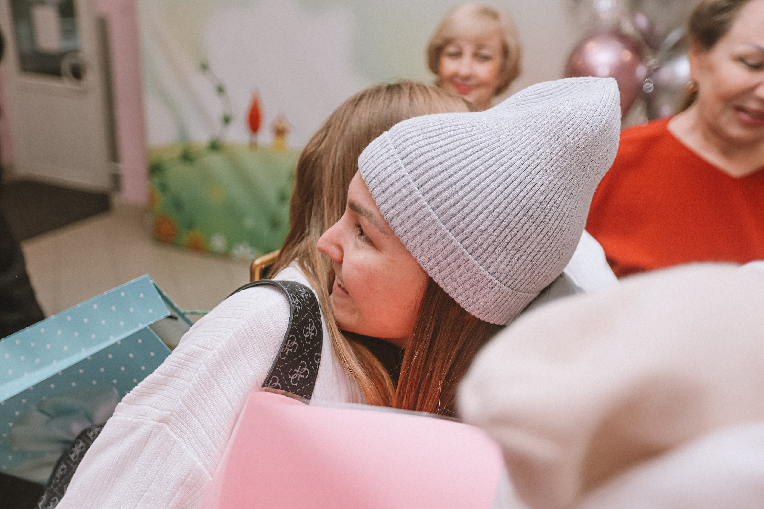Выписка палата+внизу ПЦЭ. Семейный фотограф Тюмень, фотограф на роды Салмина Мария