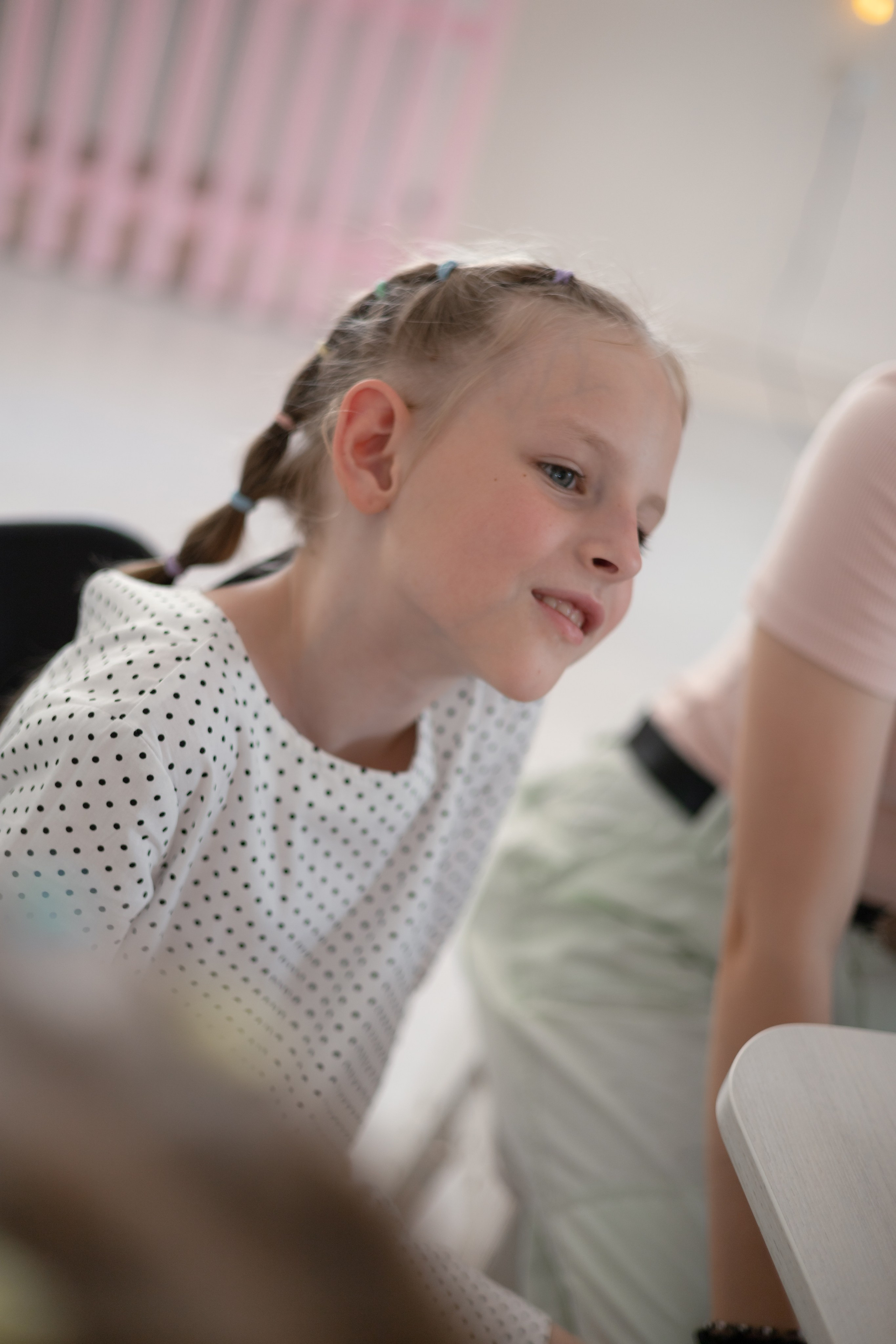 Мастер-класс макияжа на 9-й день рождения Вероники. Школа для девочек во Владивостоке — Само Совершенство