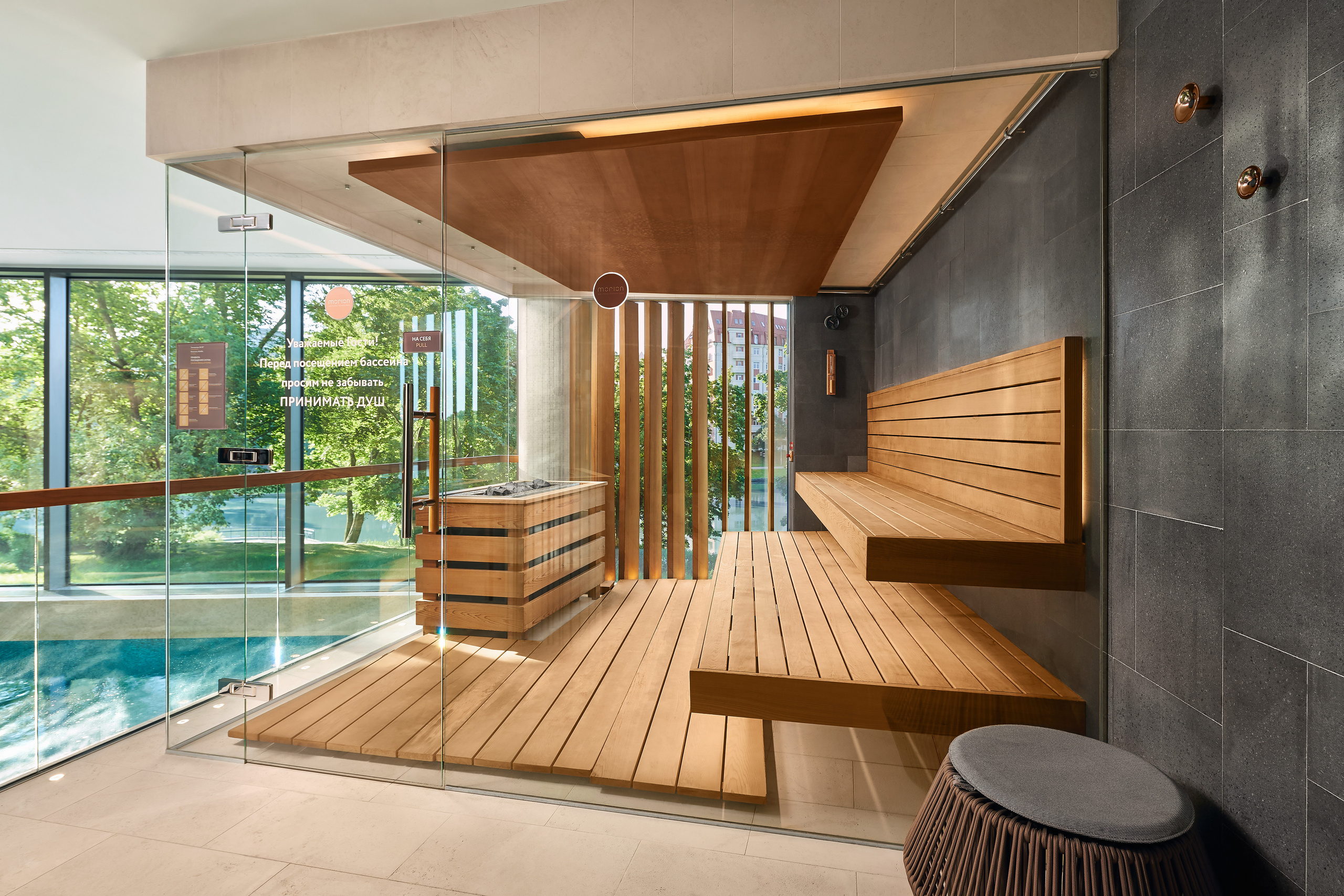 Парная, бассейн, вид за окном, spa 