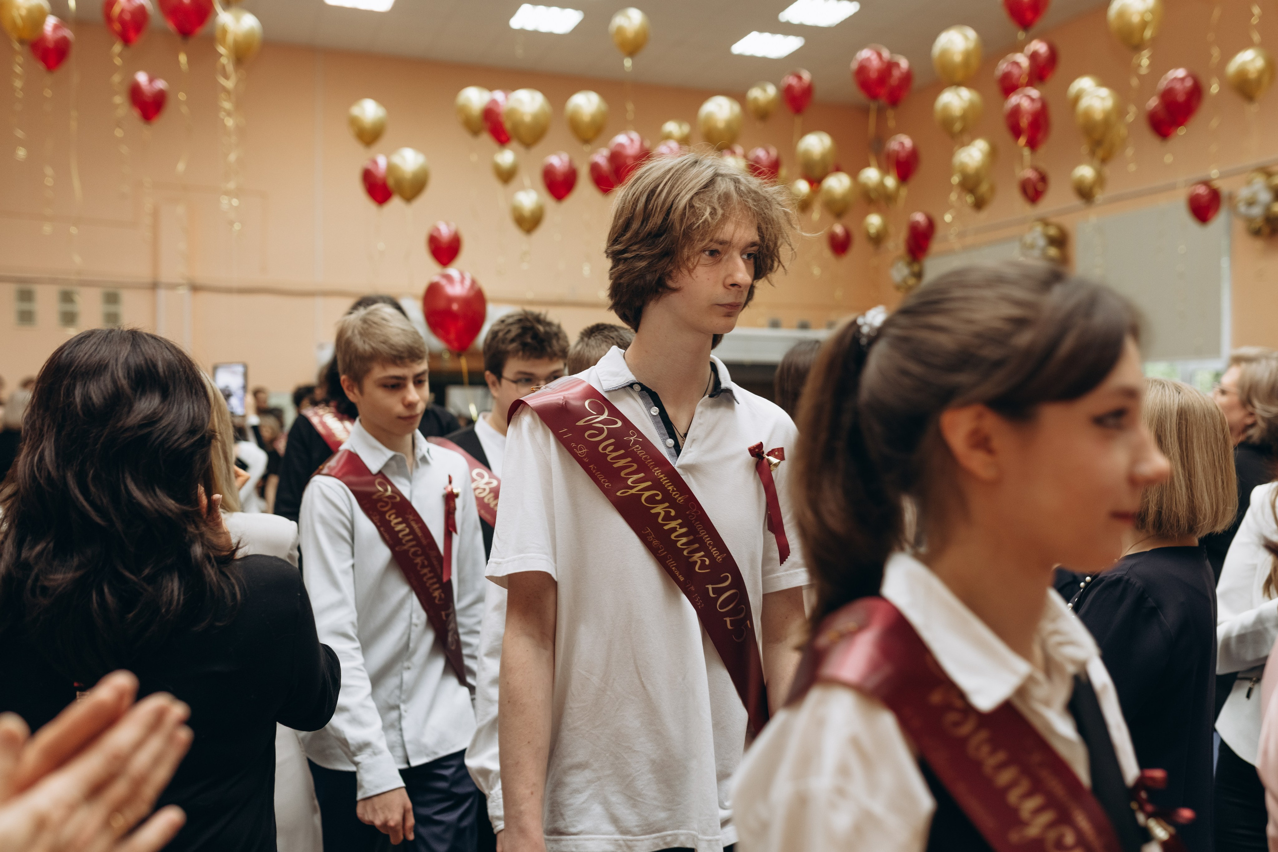 Последний звонок концерт+ фотозона. Фотограф Людмила Оюн