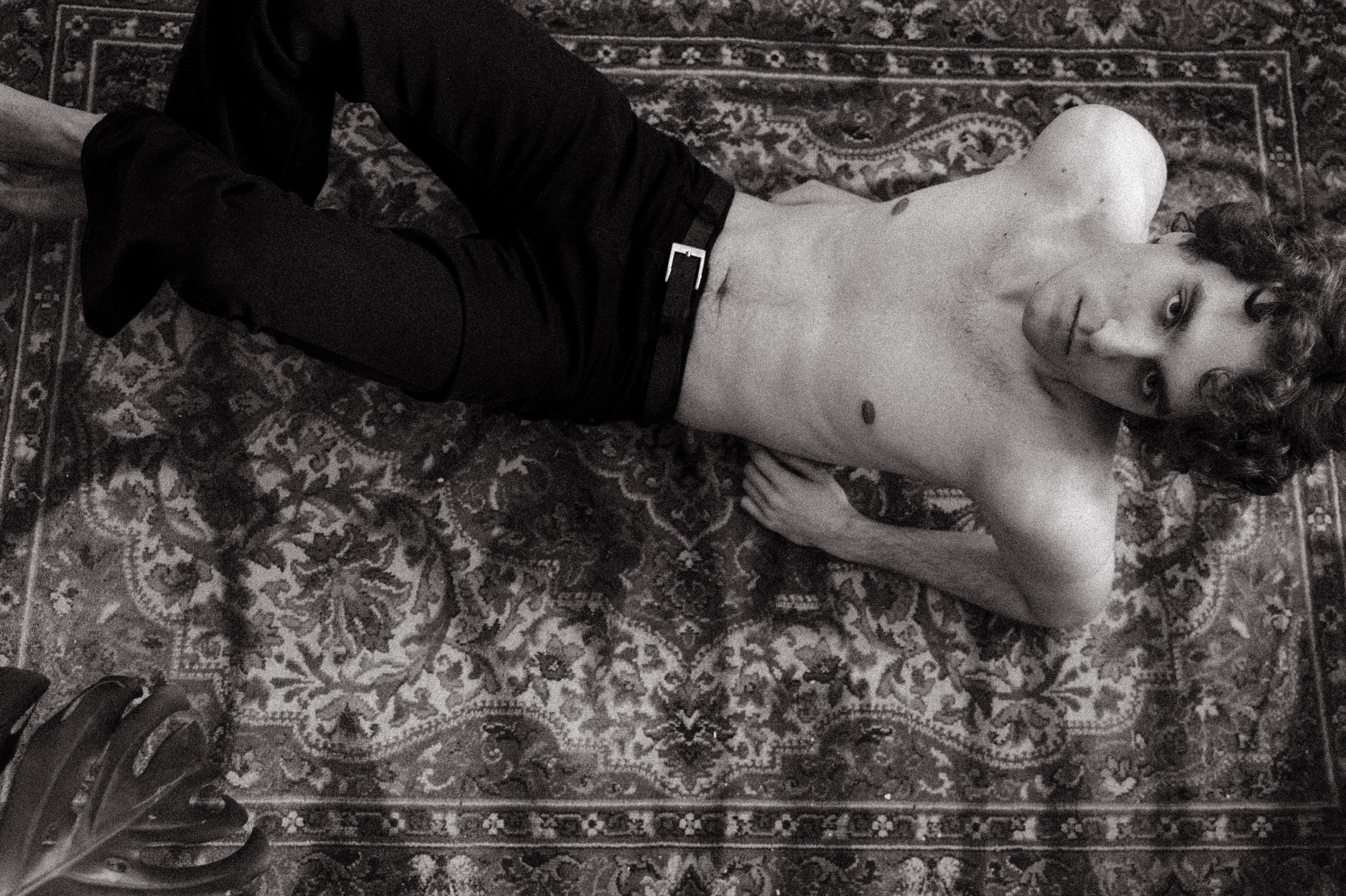 Зорко одно лишь сердце. Главная