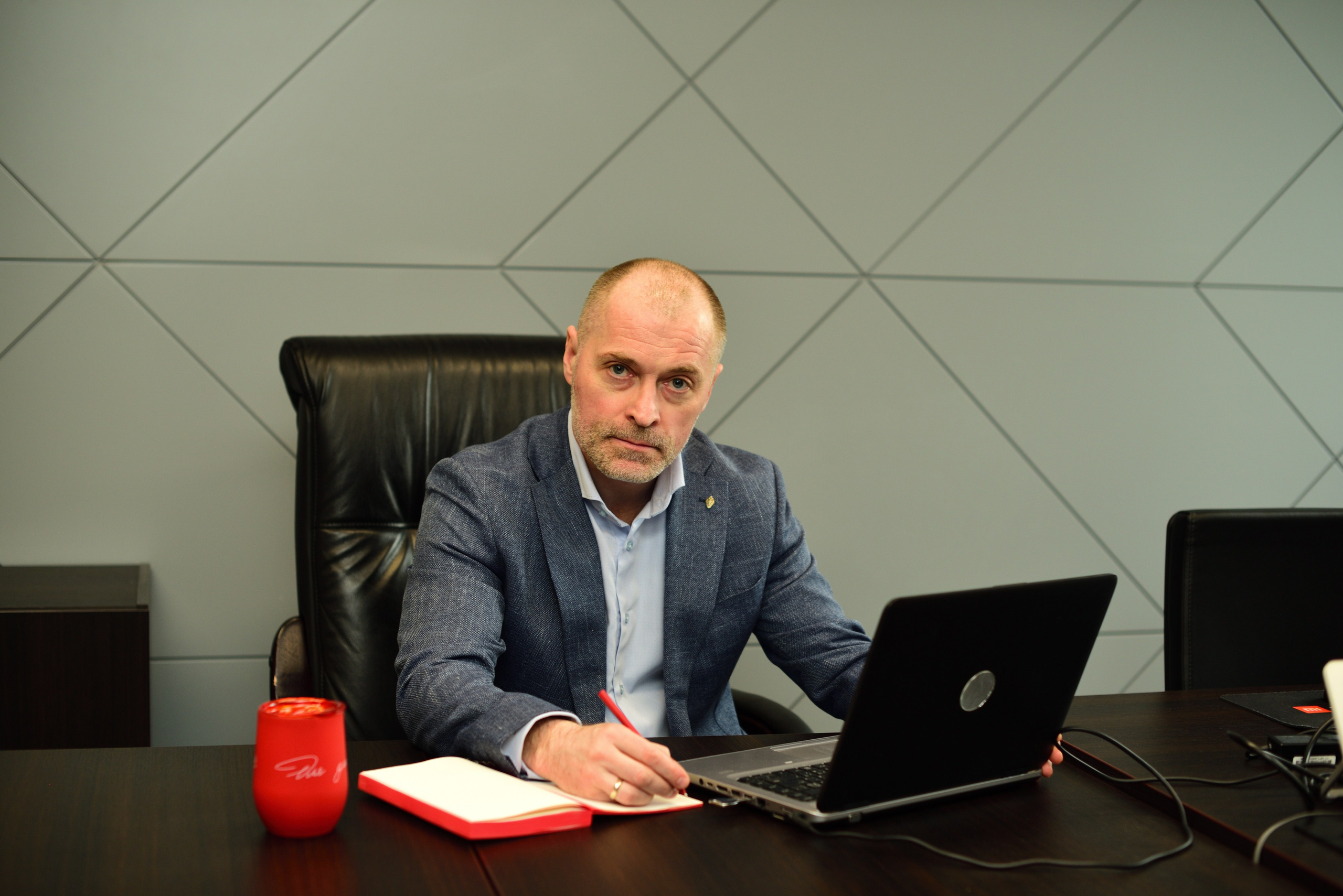 Портрет бизнесмена. Ваш персональный фотограф в Москве ЮША