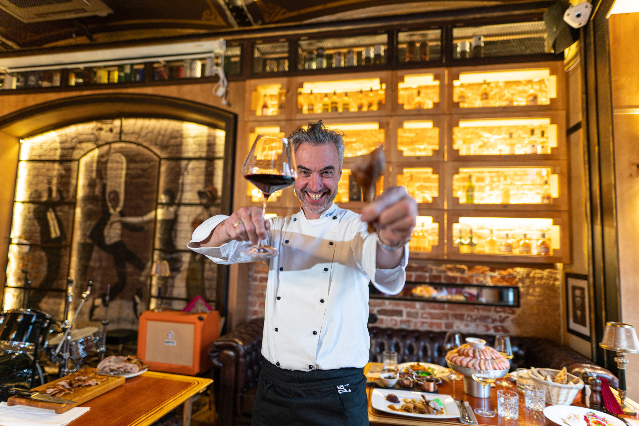 Фотосессия в ресторане Embers Speakeasy. Фотограф — видеограф в Москве Дмитрий Менделеев