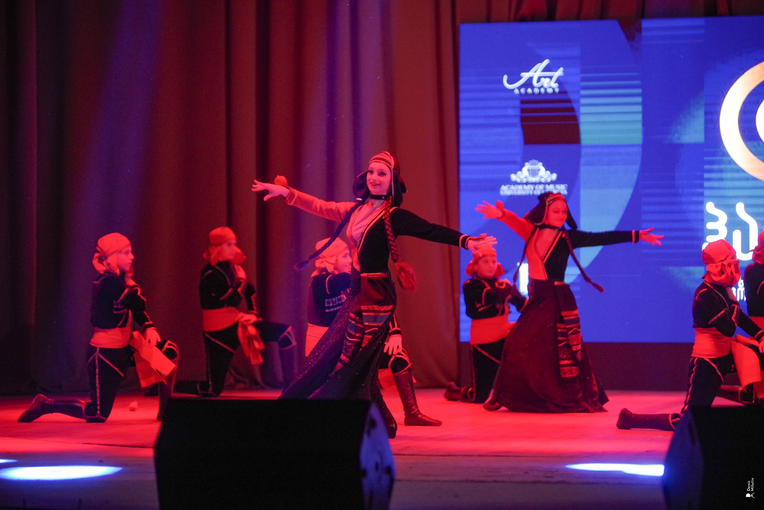 Танцы в Хоби. Портретный фотограф Денис Милютин