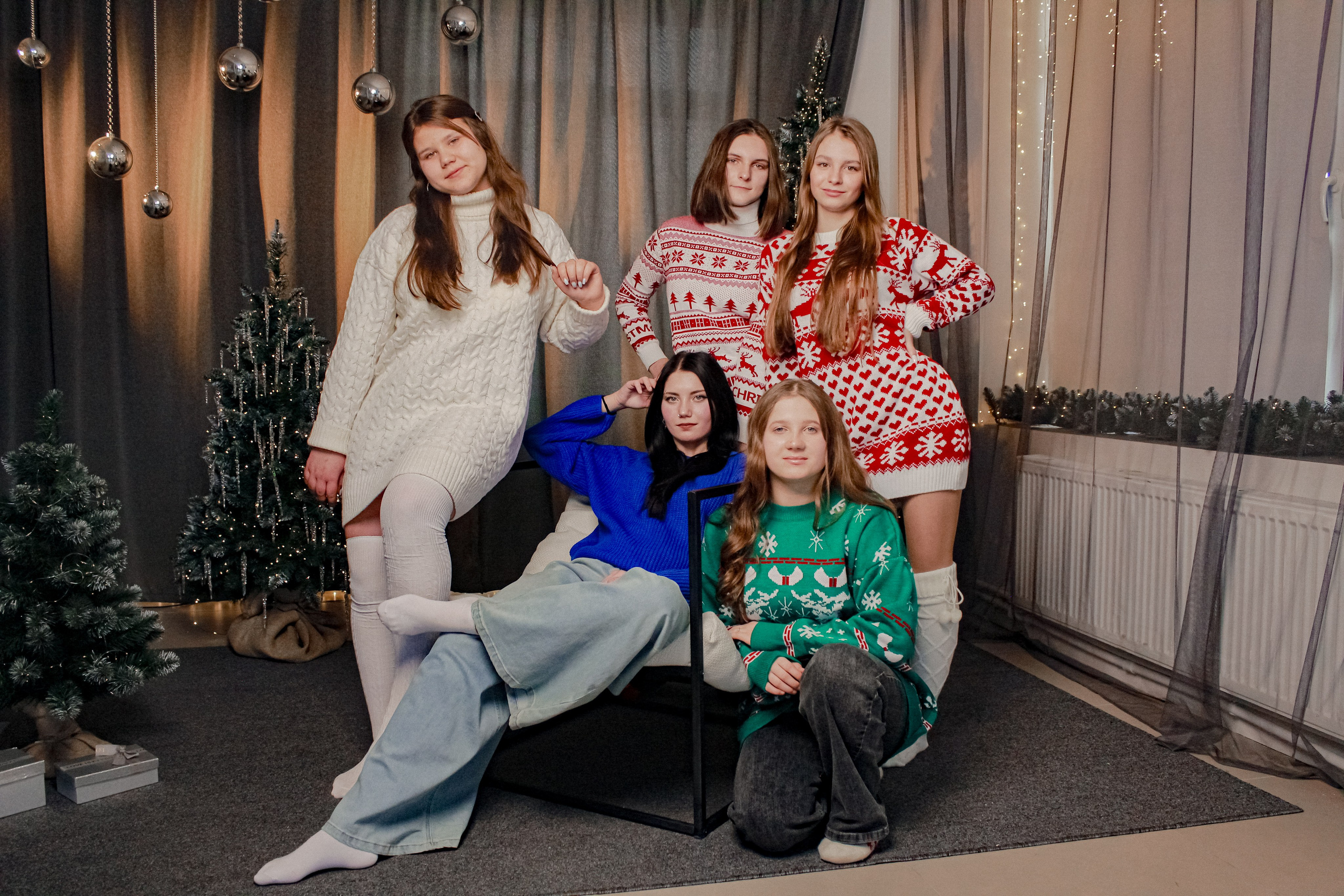 8 класс Новогодняя 2024. Лиза Рязанцева