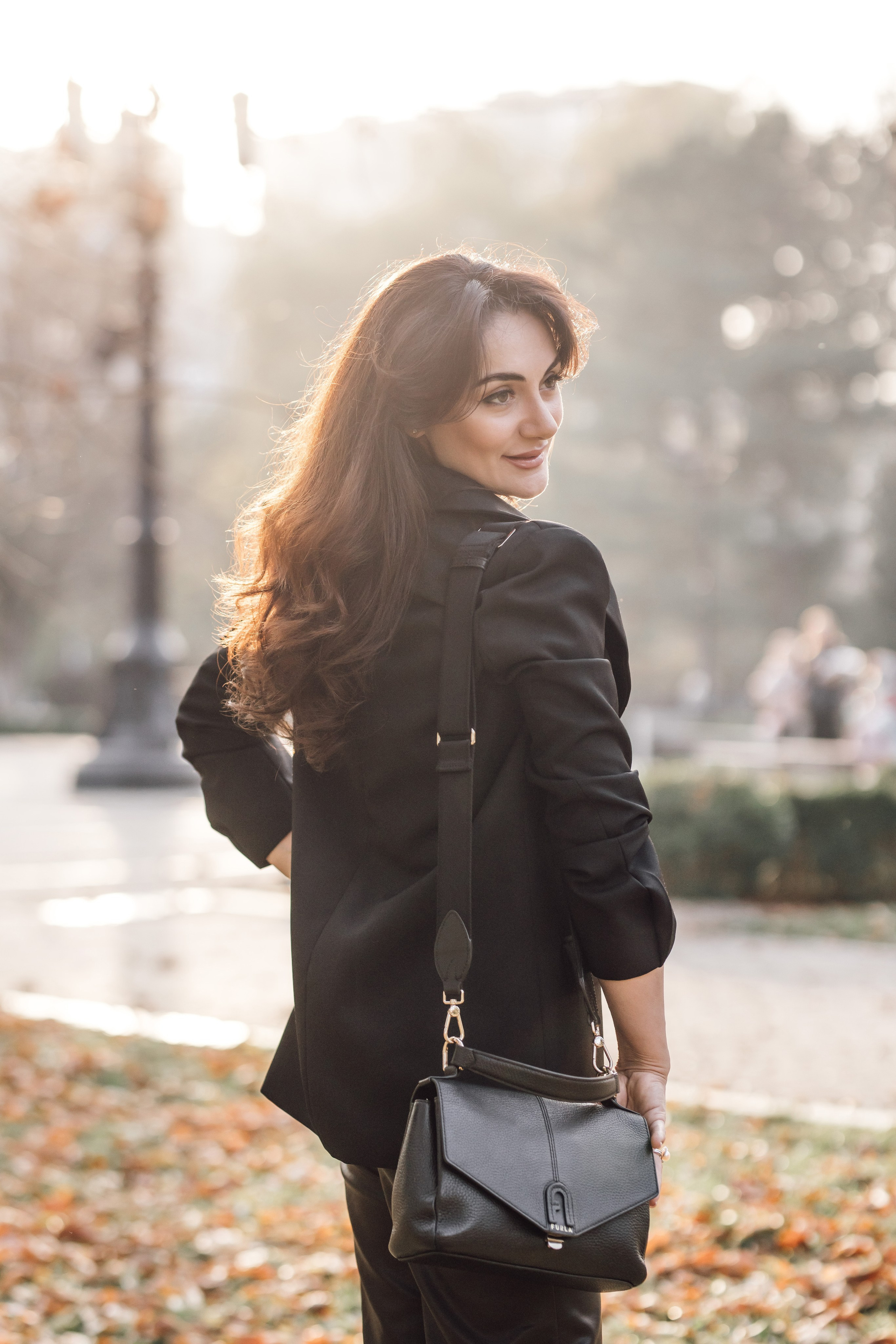 Мама и дочь, осенняя городская прогулка. Фотохудожник Наталия Кирсанова