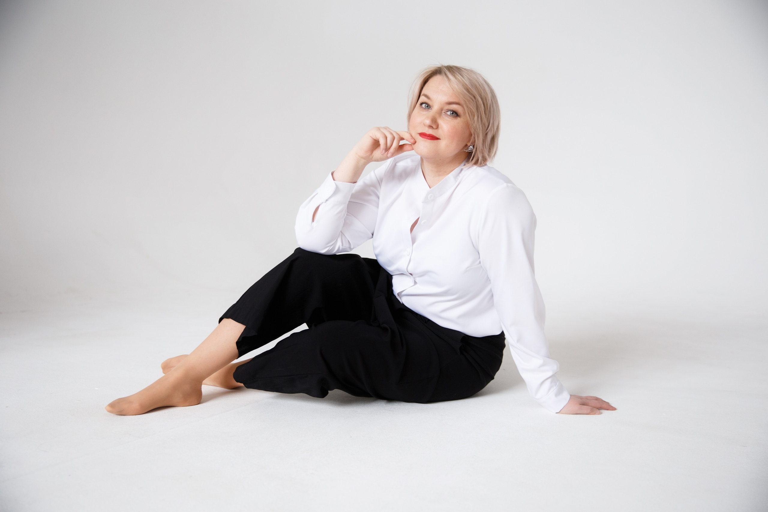 Анюта. Визажист, мастер по причёскам, преподаватель по макияжу. Женский и контент фотограф Люба Пунанцева. Северодвинск. Архангельск