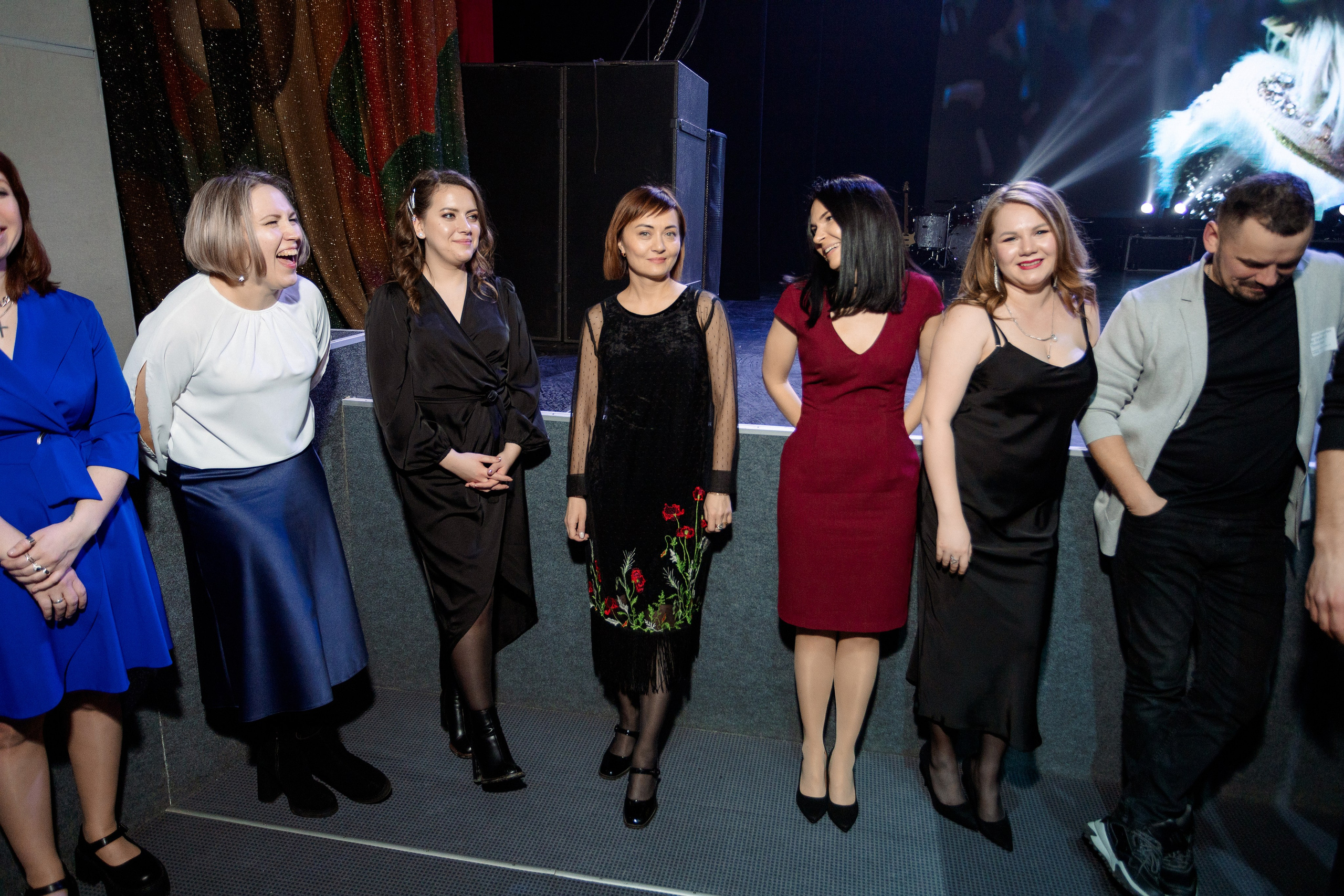 РЕПОРТАЖ: НОВЫЙ ГОД В ДК МЕТАЛЛУРГ. Профессиональный фотограф в Ижевске Леша Петров