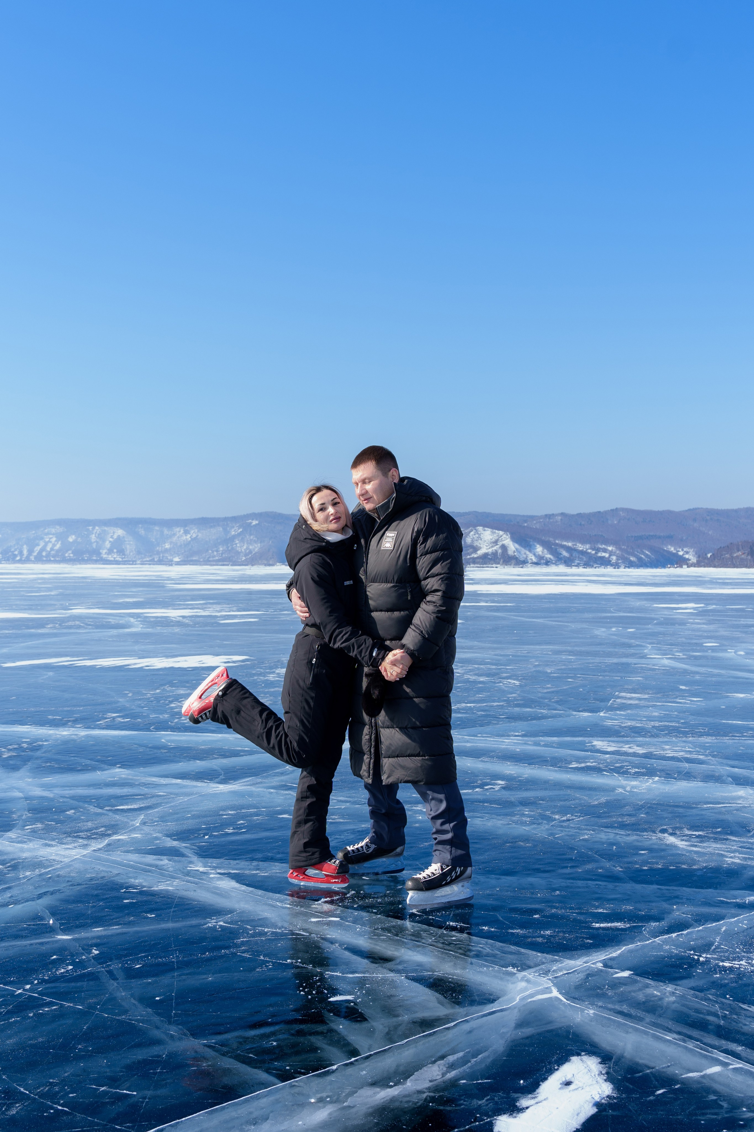 Александр и Кира. Фотограф, видеограф и пилот дрона на Байкале