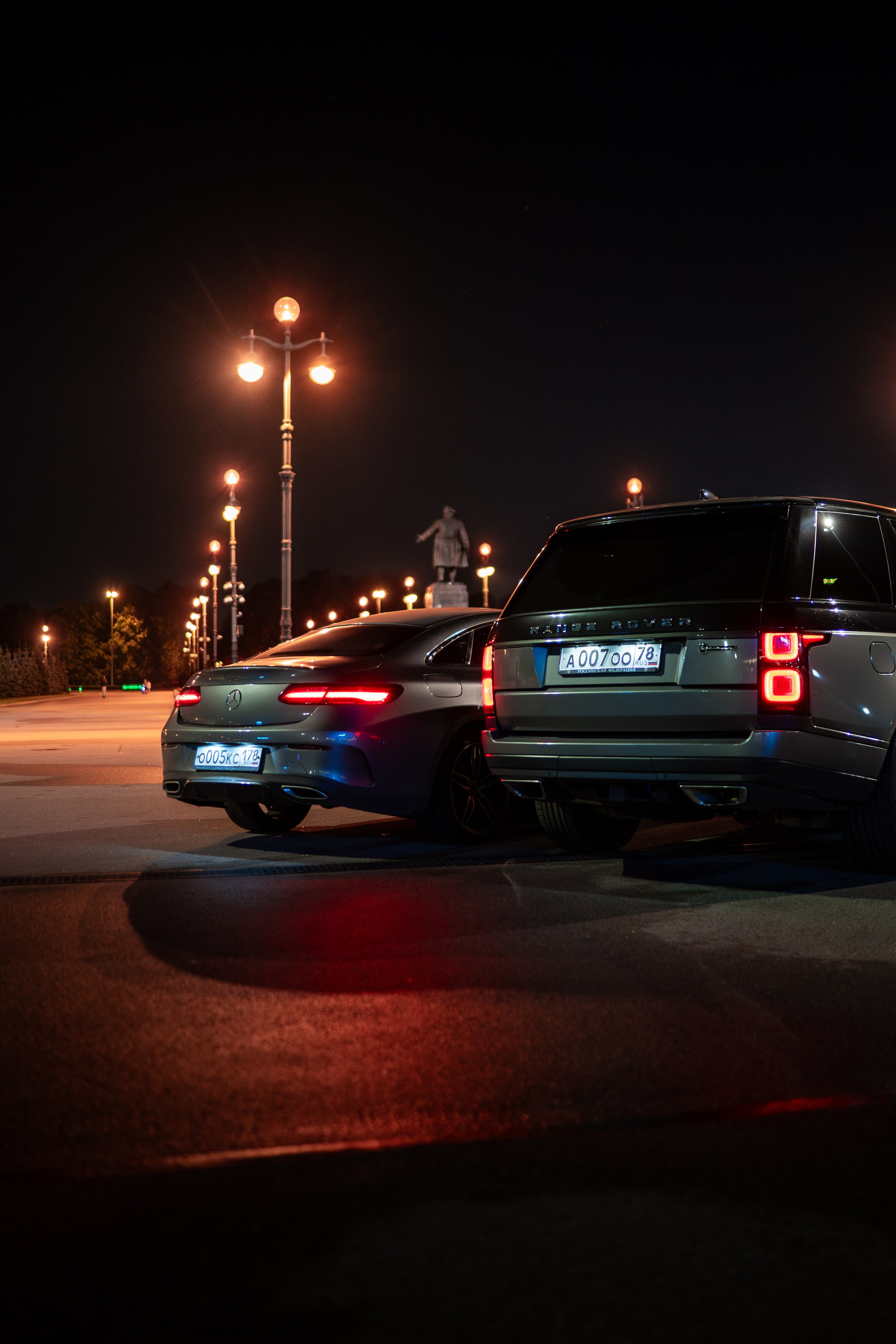 Mercedes Benz E200 + Range Rover Autobiography. Mirllaev