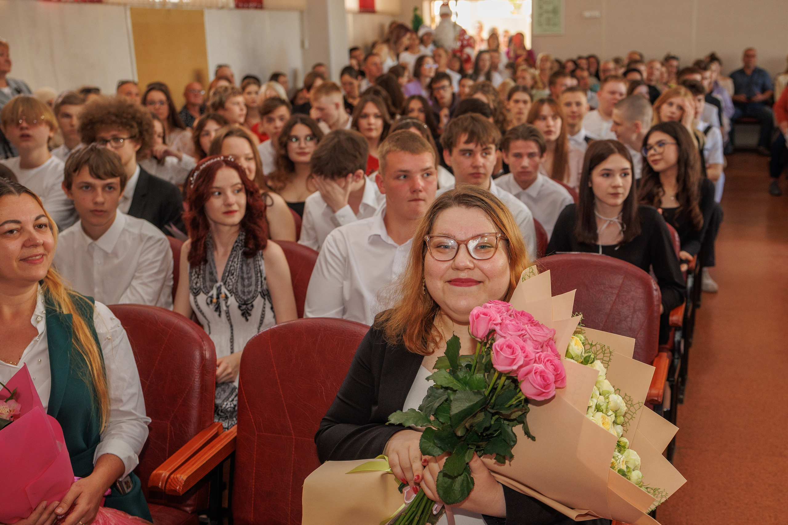 Вручение аттестатов. Свадебный и семейный фотограф в Новосибирске Ирина Дорошкова