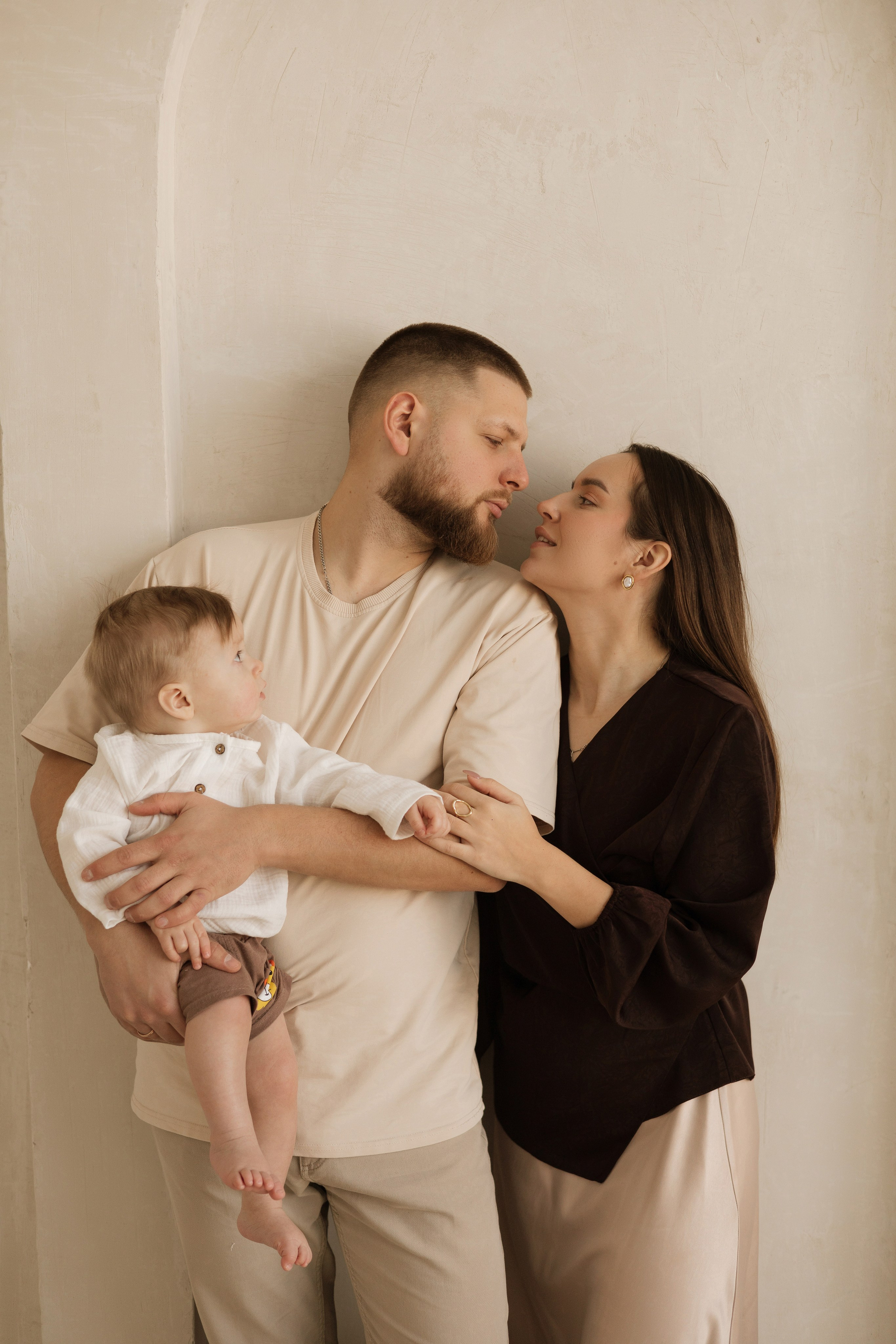 Арсений с мамой и папой. Фотограф в Кемерово Миллер Анна