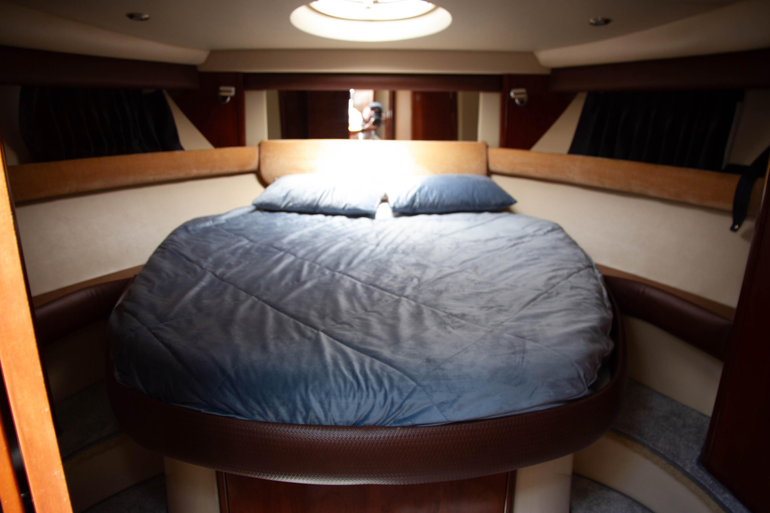 Яхта Принц Аренда Яхты в Сочи Яхтанаморе YACHTNAMORE YACHTANAMORE