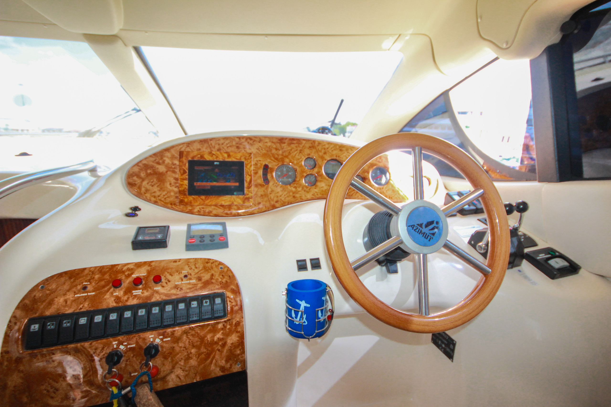 Яхта Санторини Аренда Яхты в Сочи Яхтанаморе YACHTNAMORE YACHTANAMORE