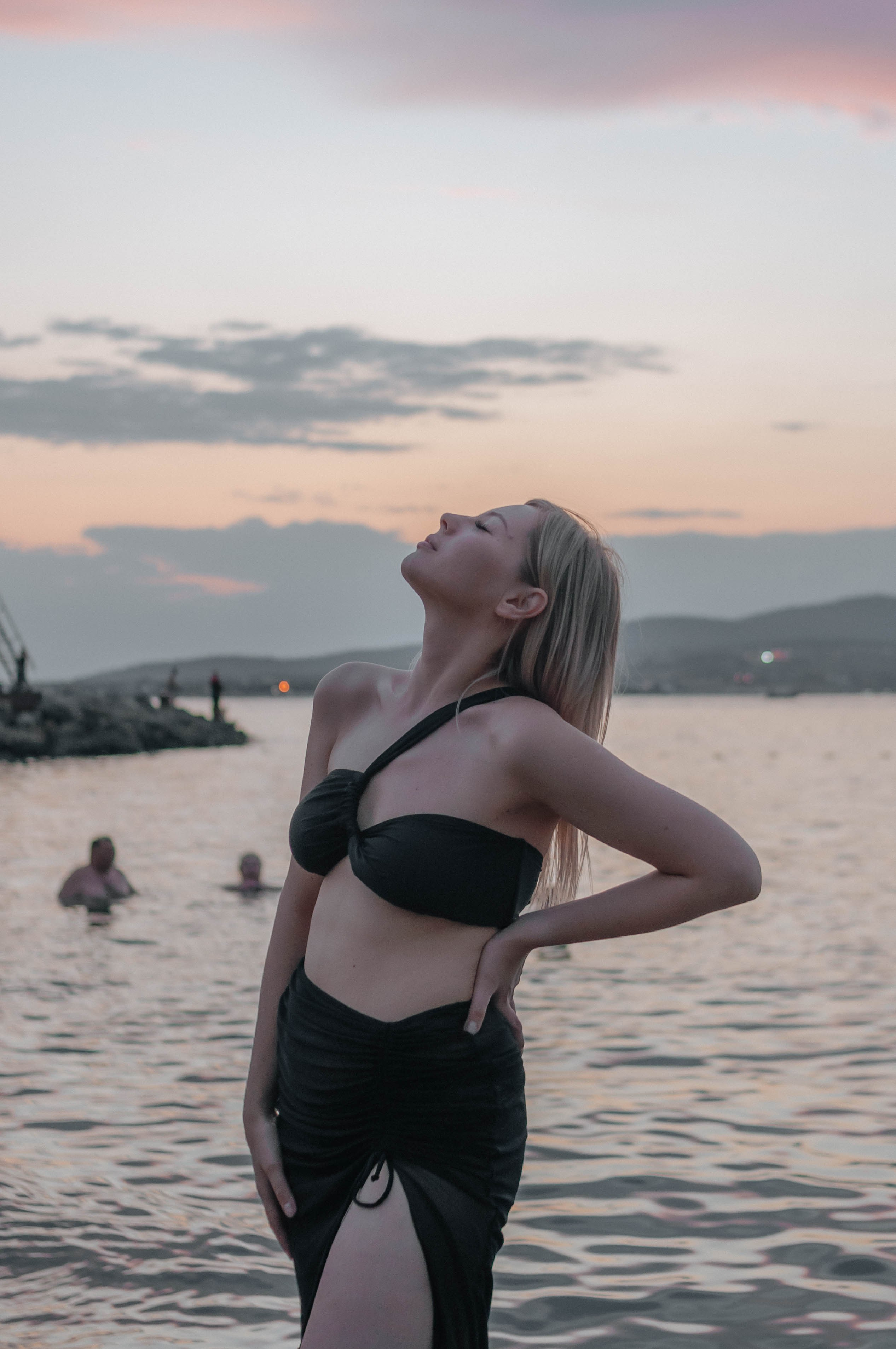 Фотосессия на берегу моря. Портретный фотограф Шаповалова Диана