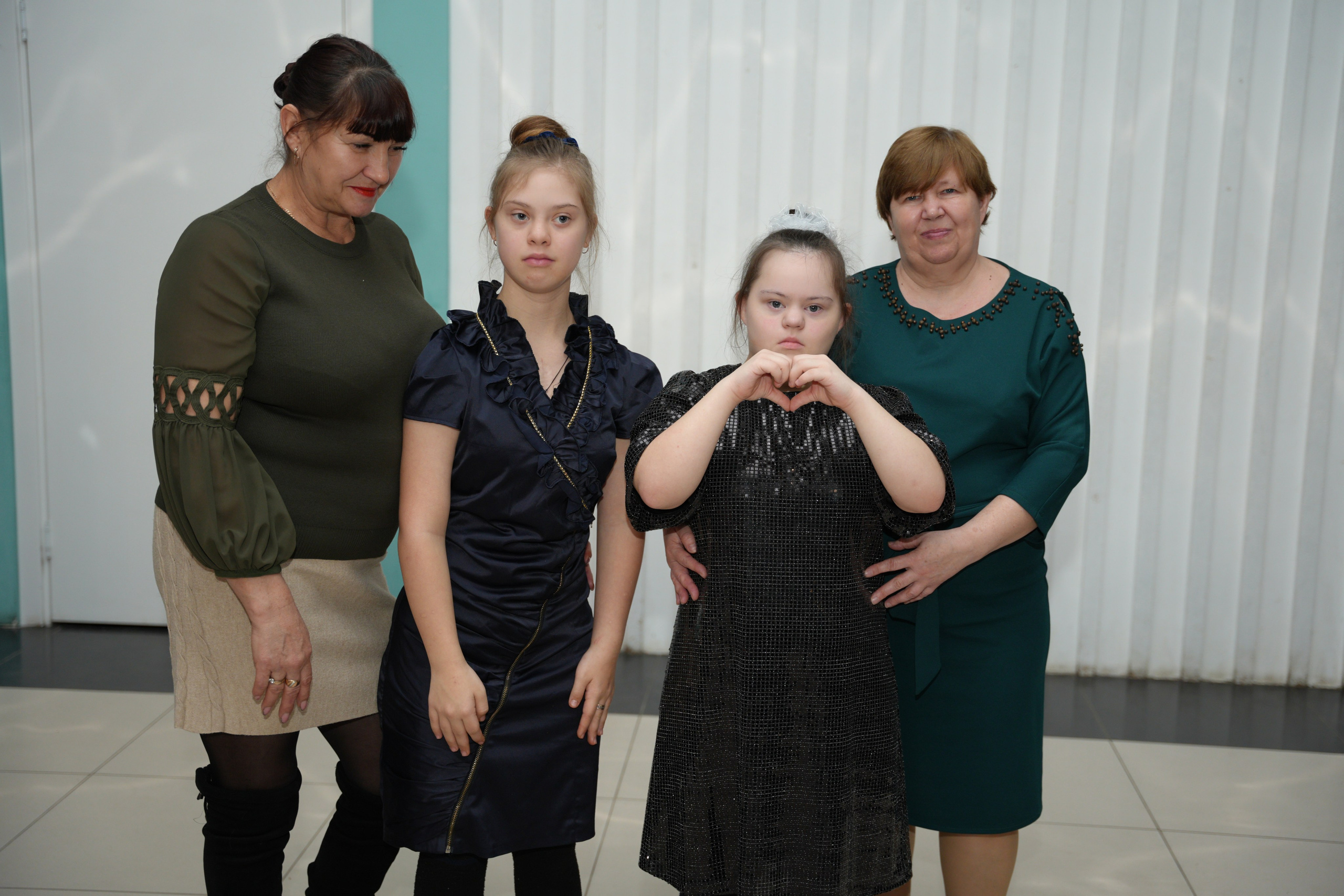 Социально —благотворительная акция «Ты в этом мире не один», посвященная Международному дню инвалидов. ВЫПУСКНЫЕ АЛЬБОМЫ, Школьный фотограф, семейный и свадебный в Саратове и области Ольга Плаксина