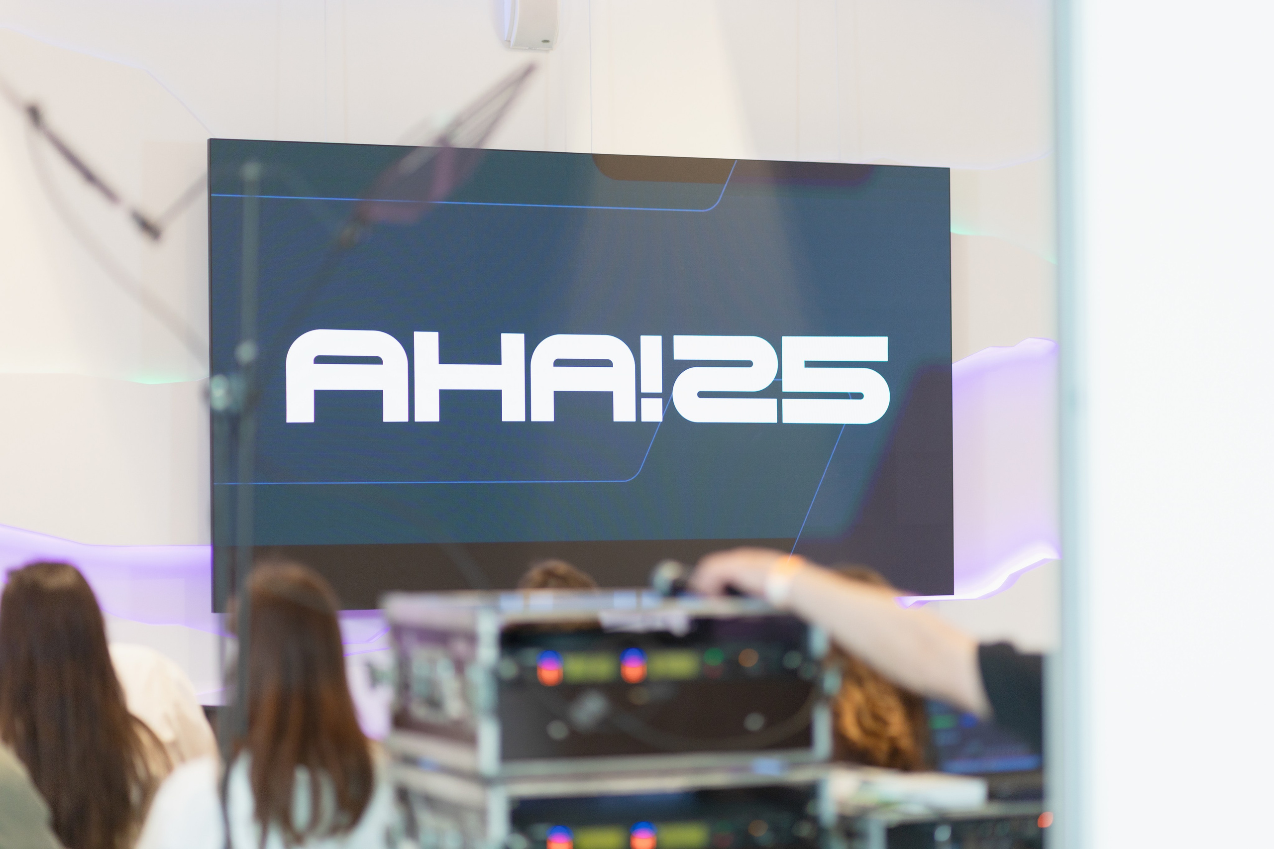 Aha! — 29–30 мая 2025. Фотобанк Матемаркетинг