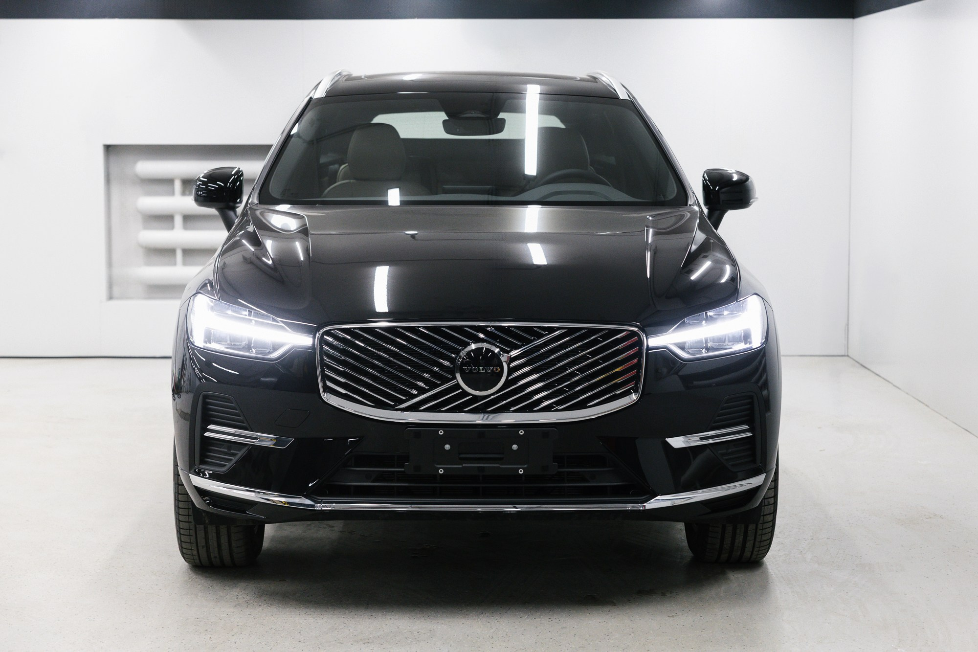 Volvo XC60 2.0 T5 4WD AT (250 л. с.). Автосалон «Х-Авто»