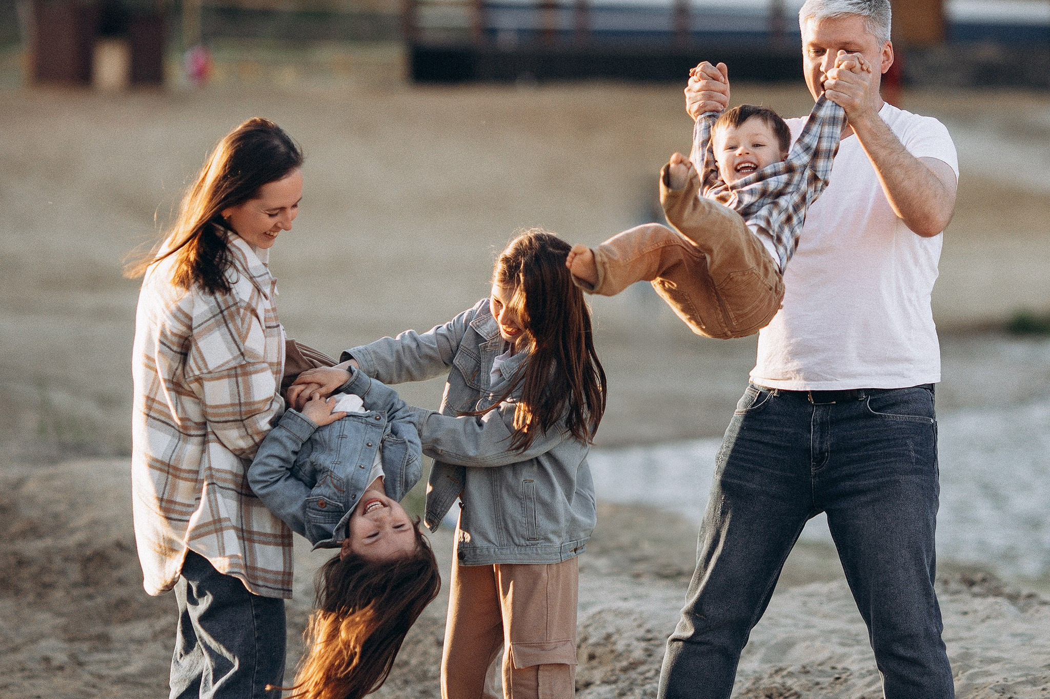 Дима, Юля, Алиса, Аня, Саша, Джерзжинский карьер. Семейный фотограф в Москве Марина Петра