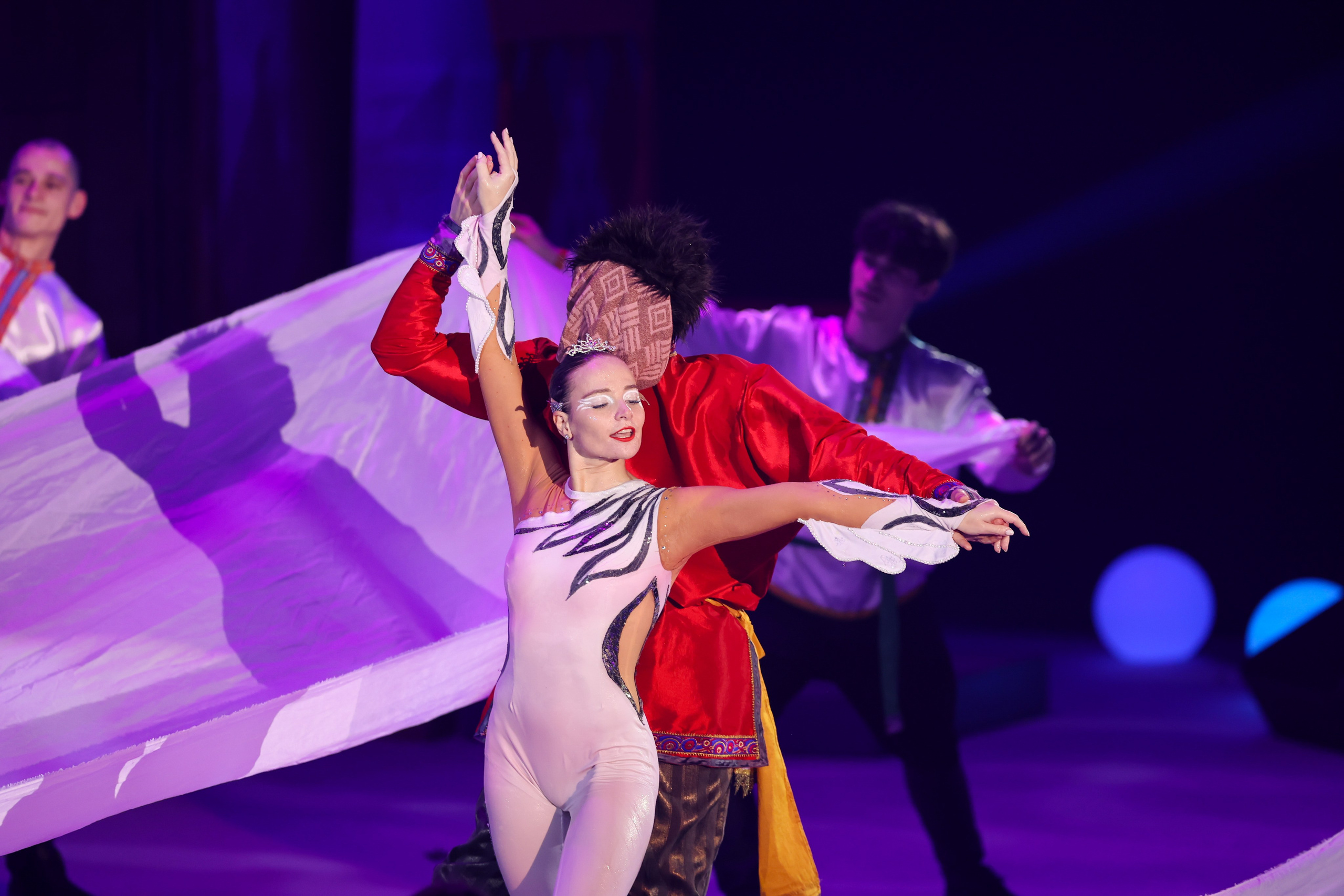 «Сказка о царе Салтане» спектакль на воде 30.12.2025. Спортивный и репортажный фотограф Антон Тереханов