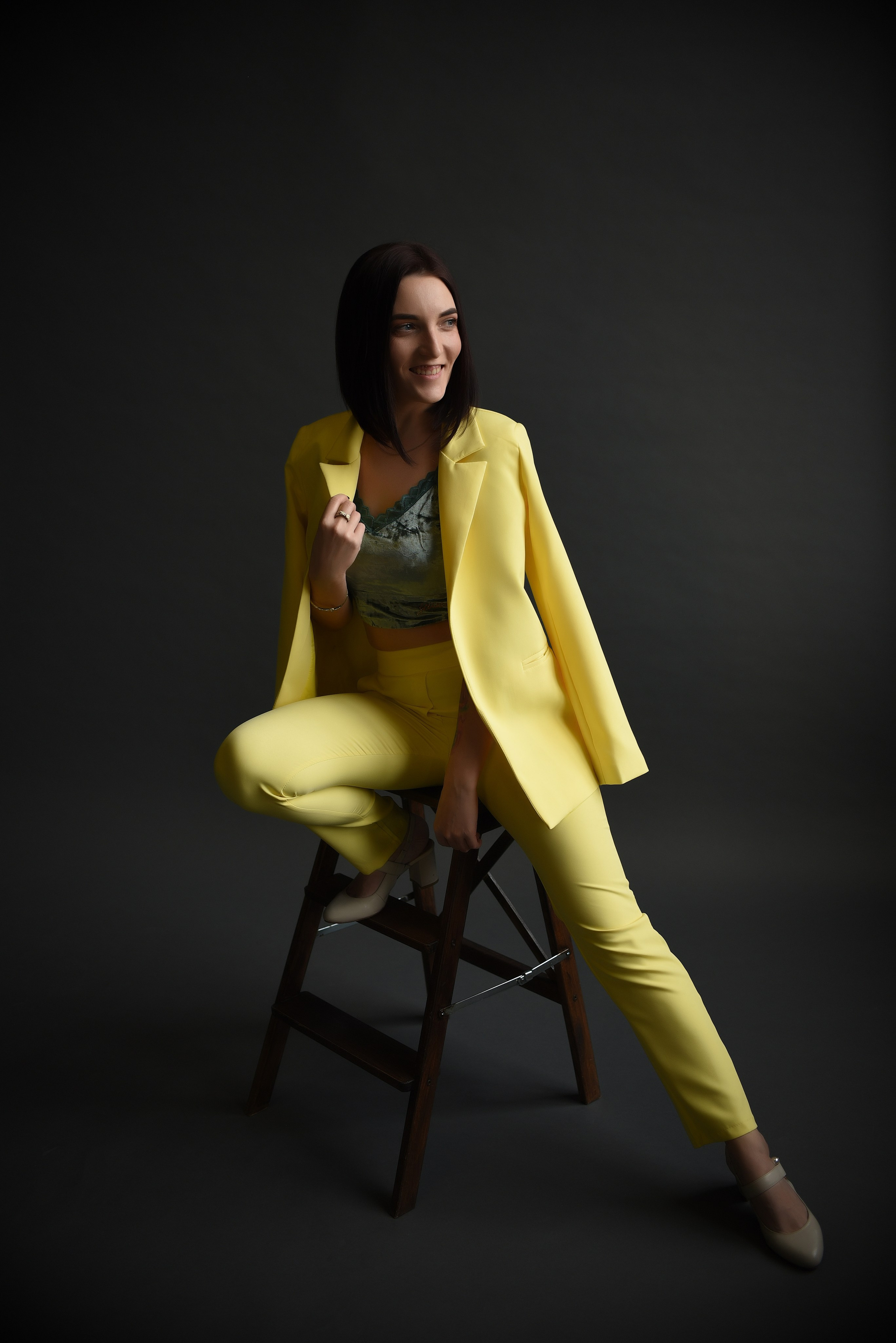 Индивидуальная студийная. Свадебный, семейный, детский, контент фотограф в Омске Максим Ильин