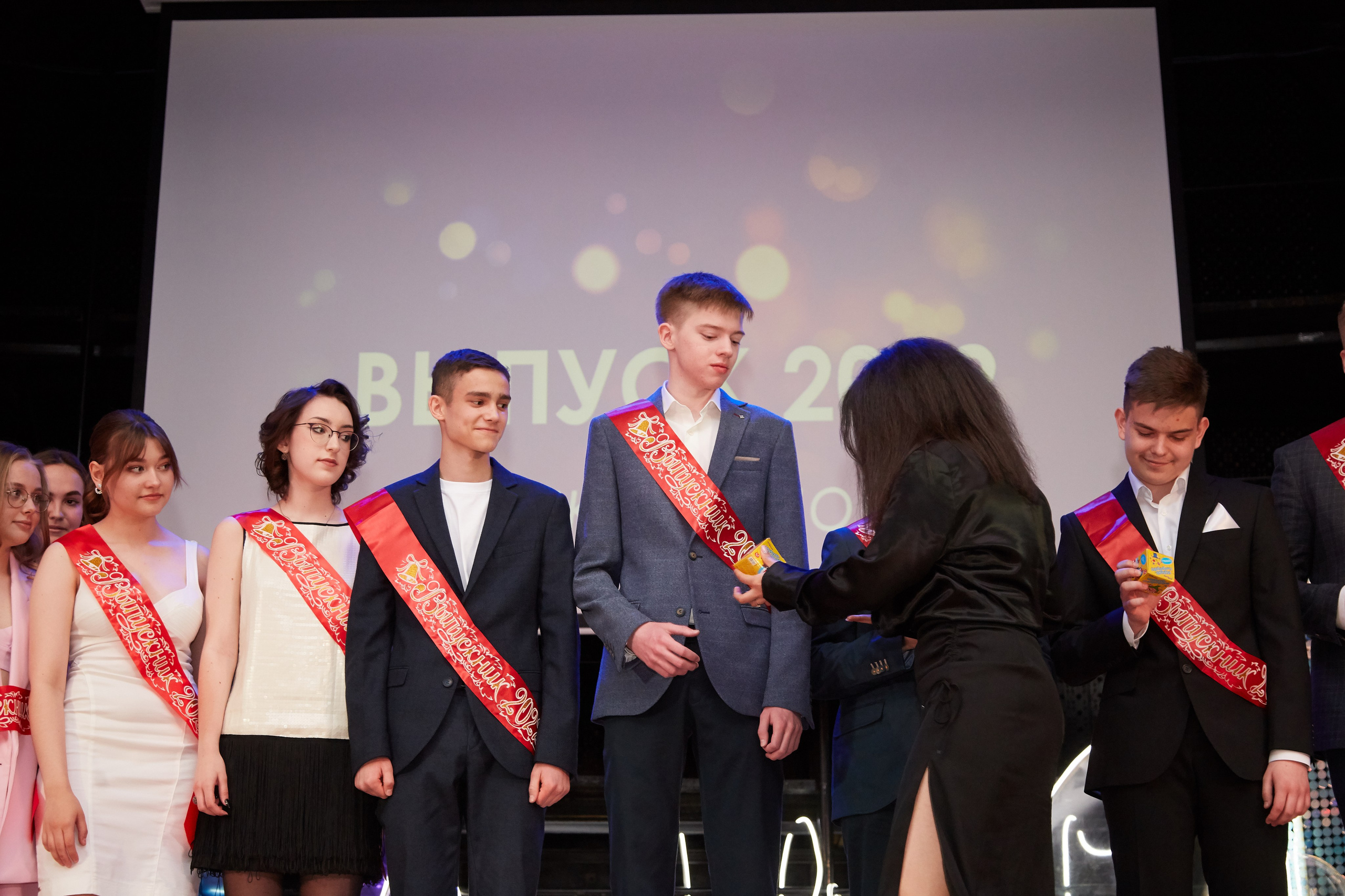 Последний звонок. Фотограф Савченко Люба. Москва